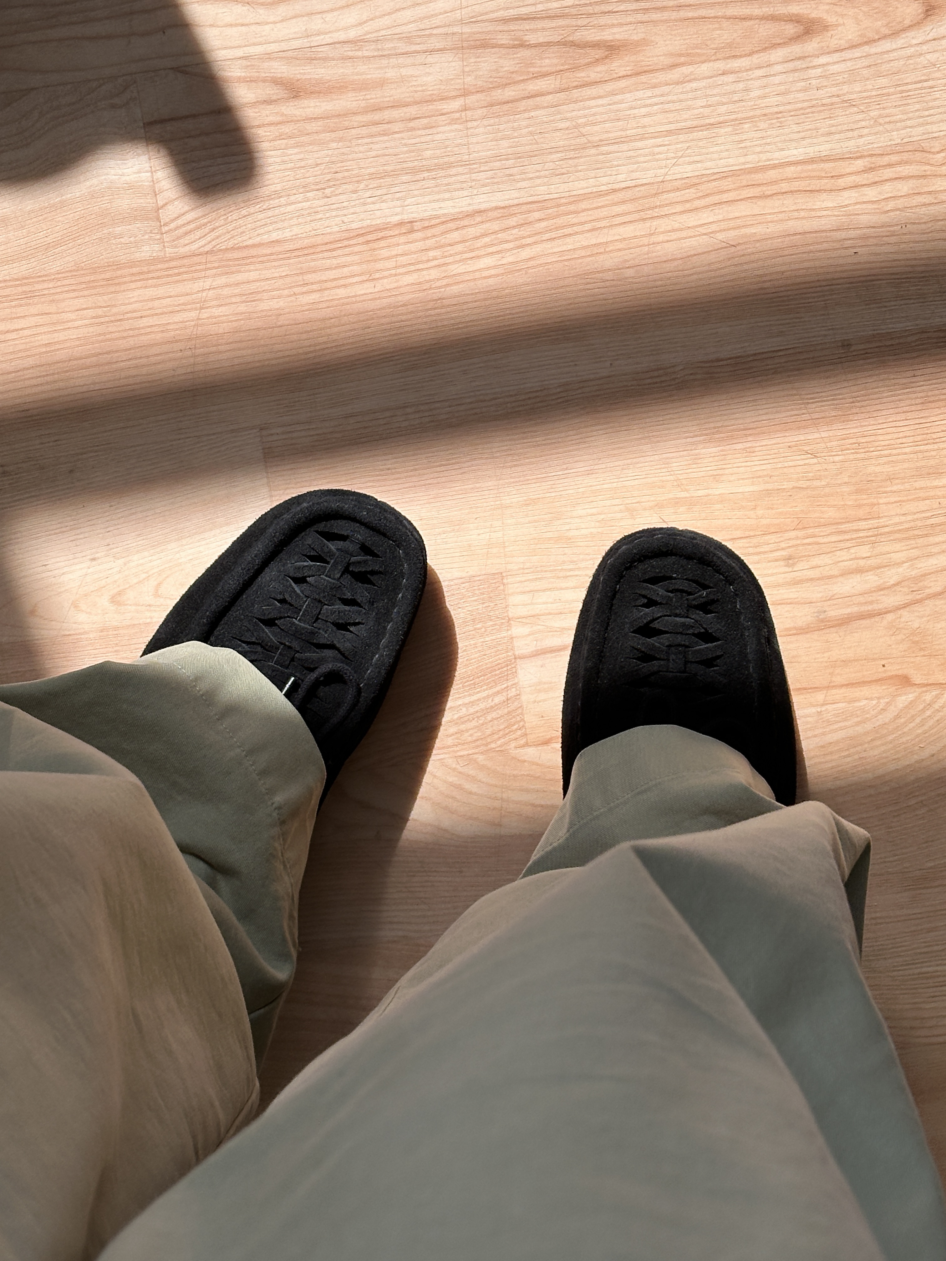 [프리오더] Polyteru Wallabee Shoes Woven Black 착용 스타일 - 2
