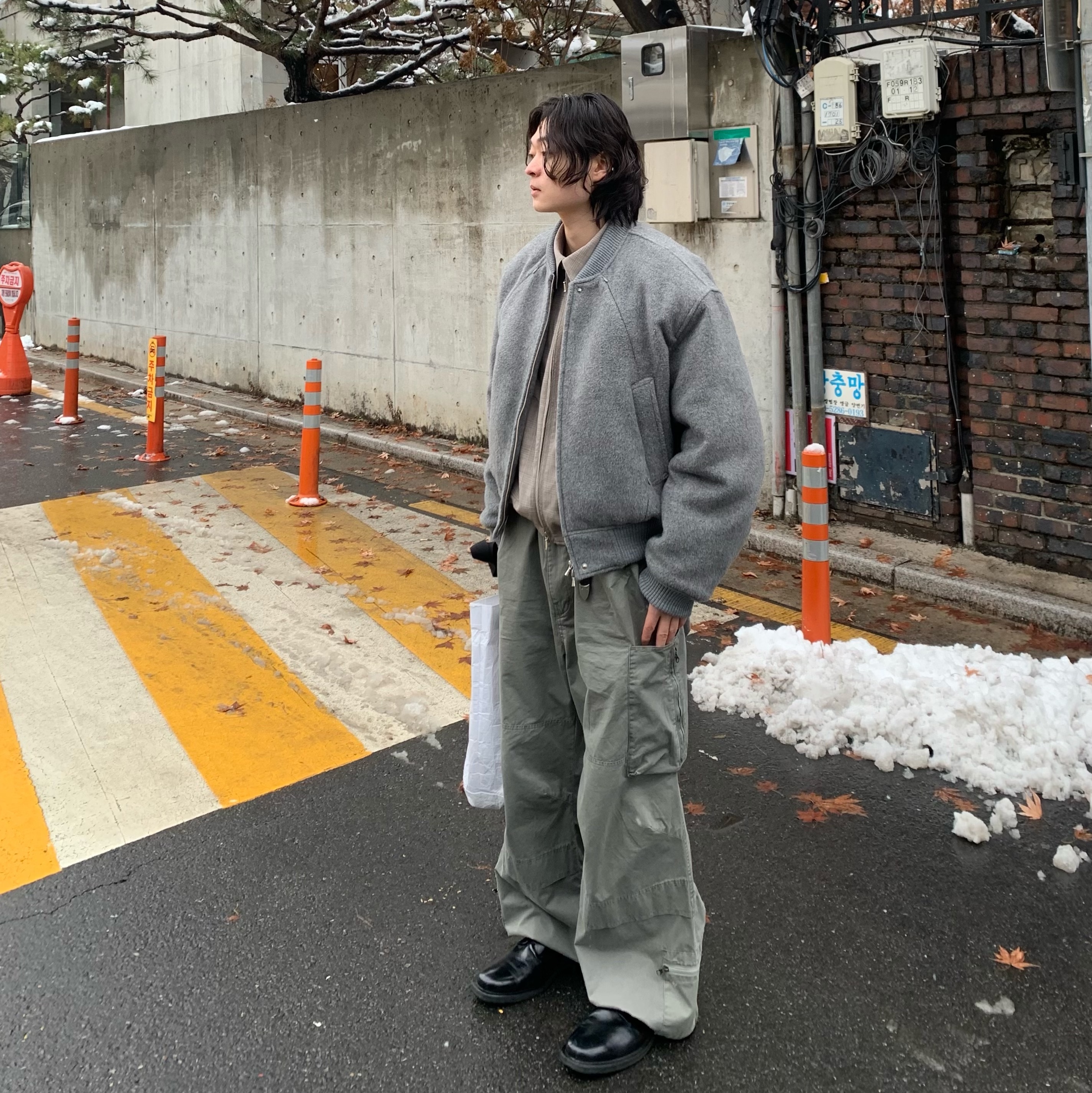 STU Padded Bomber Grey 착용 스타일 - 2