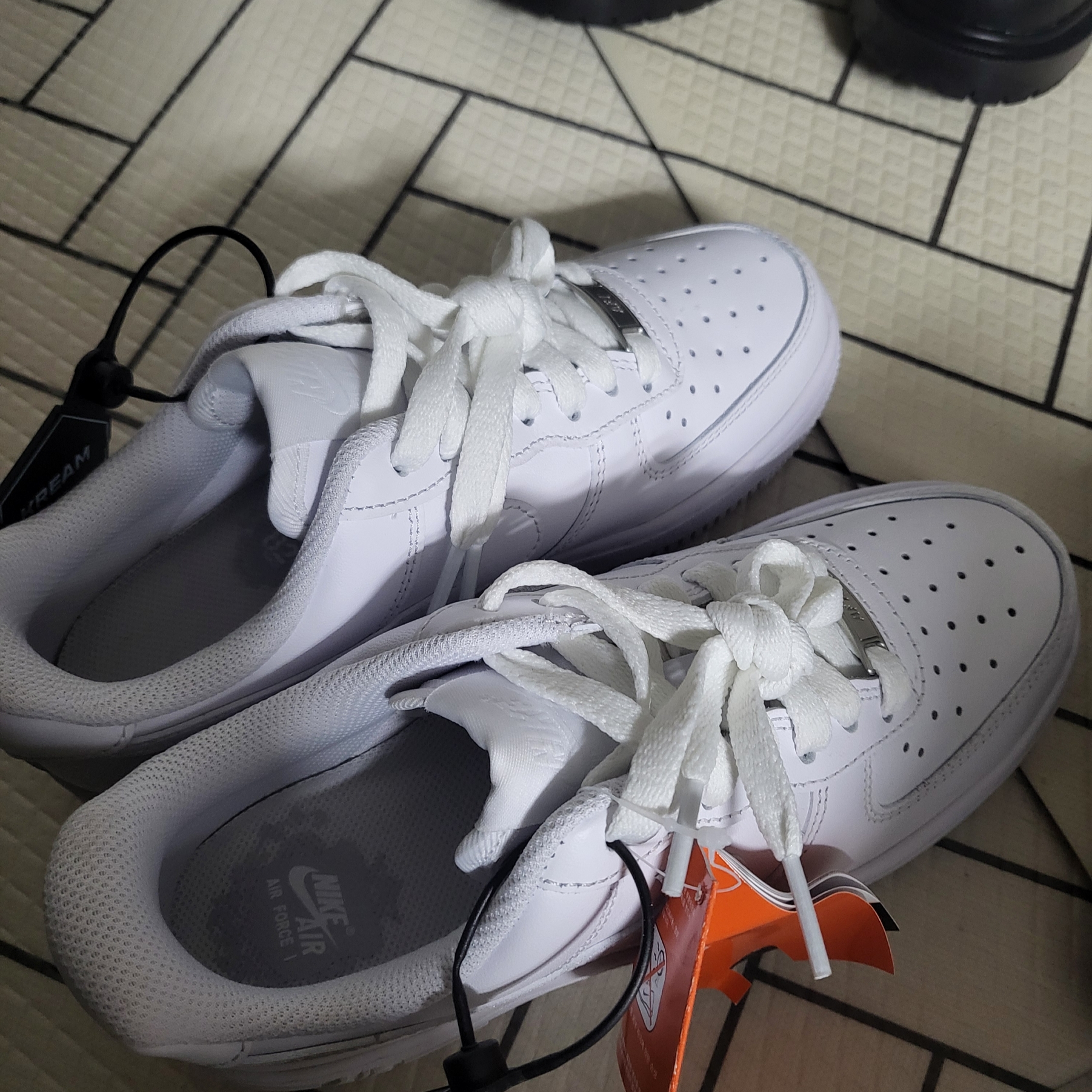 (W) Nike Air Force 1 '07 Low White 착용 스타일