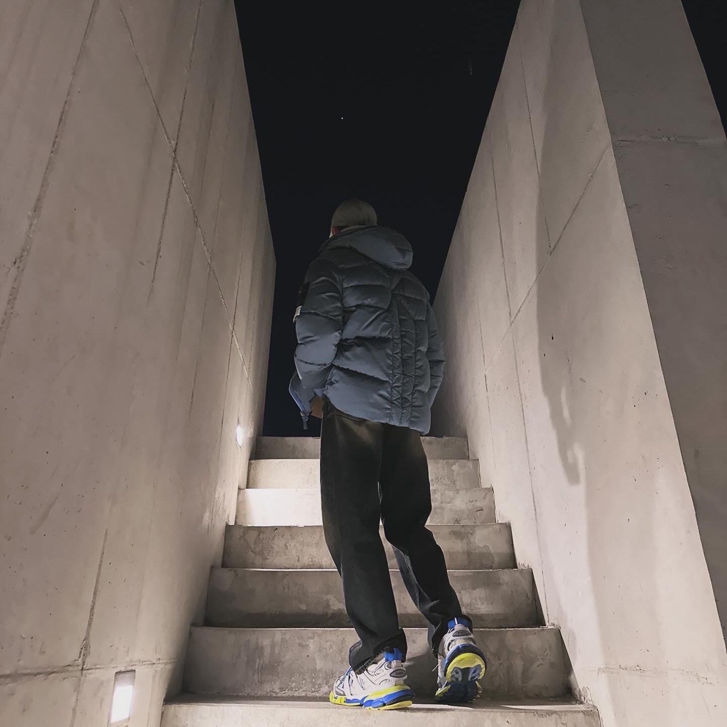 Stone Island 43619 Nylon Metal Econyl Regenerated Nylon Down Jacket Powder Blue - 22FW, Stone Island 99576 Nylon Metal 6-Panel Cap Stucco - 23FW 착용 스타일 - 2