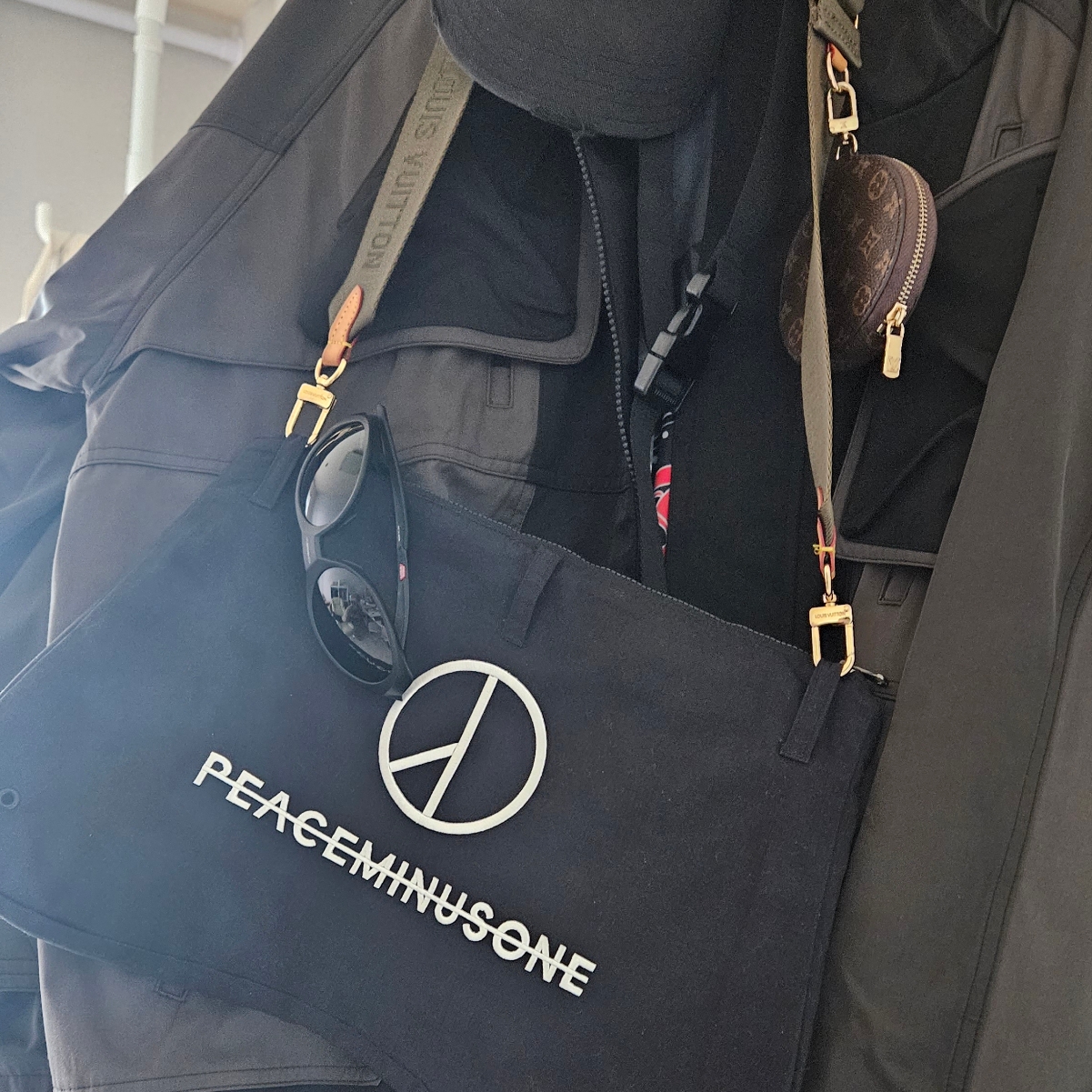 Oakley Eye Jacket Redux Matte Black Frame Prizm Grey Lenses High Bridge Fit, Nike x Peaceminusone Wide Pants Black (DR0096-010) 착용 스타일