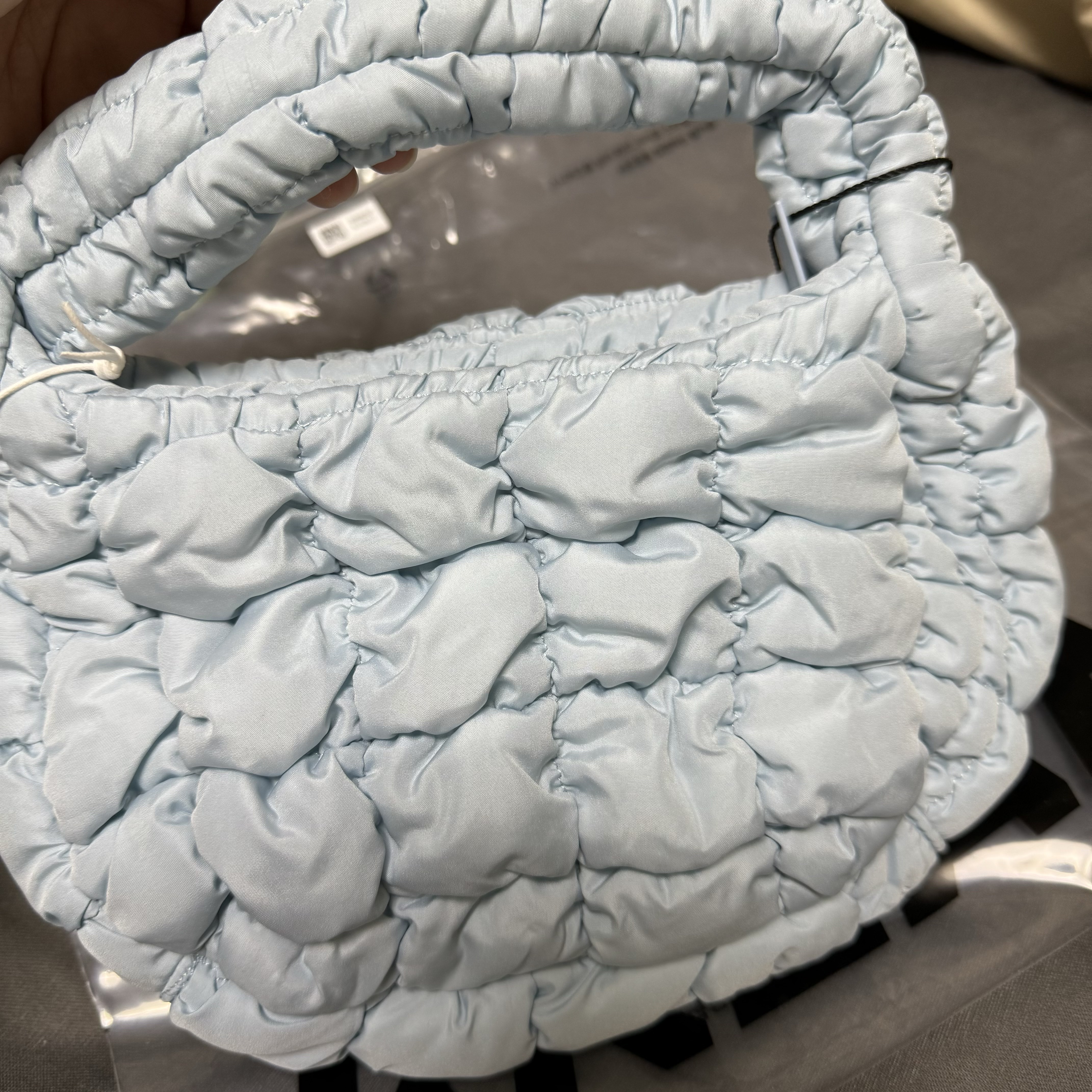 COS Quilted Micro Bag Light Blue 착용 스타일