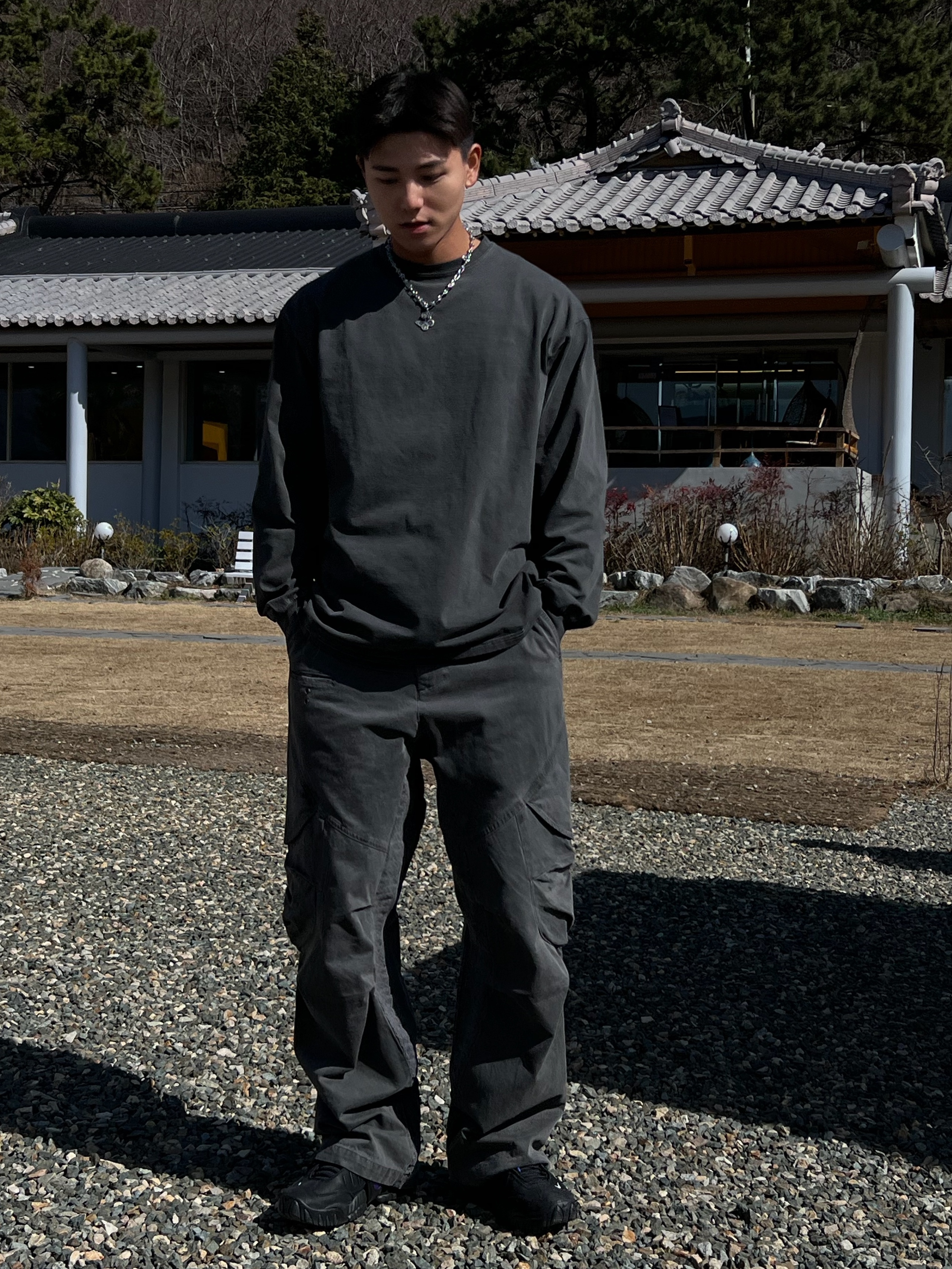 Nike x Ambush Air Adjust Force SP Black and Psychic Purple, Ignota Core:5 Washed Cargo Pants Charcoal 착용 스타일 - 1