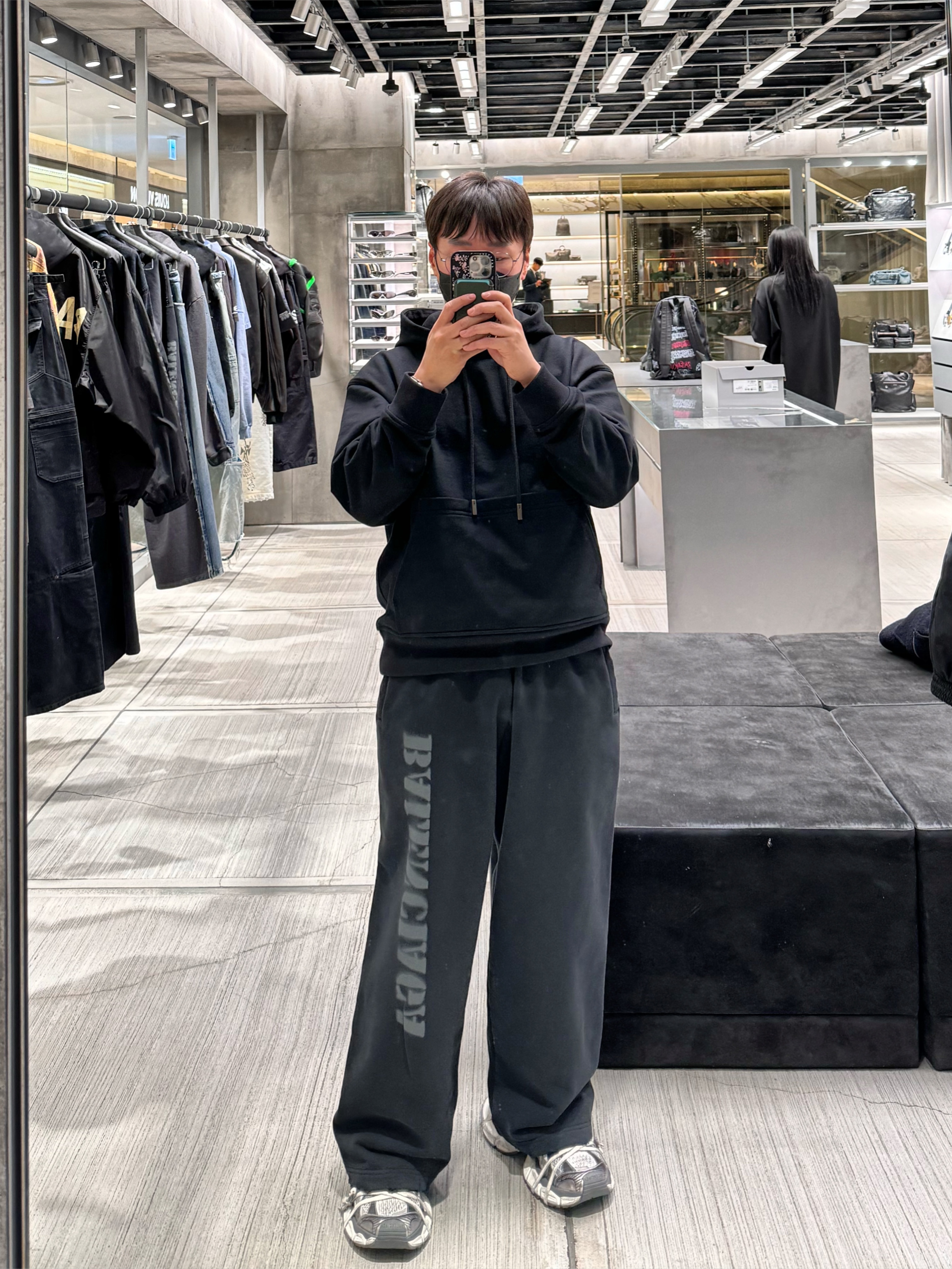 Wooyoungmi Flower Back Logo Hooded T-Shirt Black - 24SS, Wooyoungmi Tweed Blouson Jumper Navy - 23SS 착용 스타일 - 3