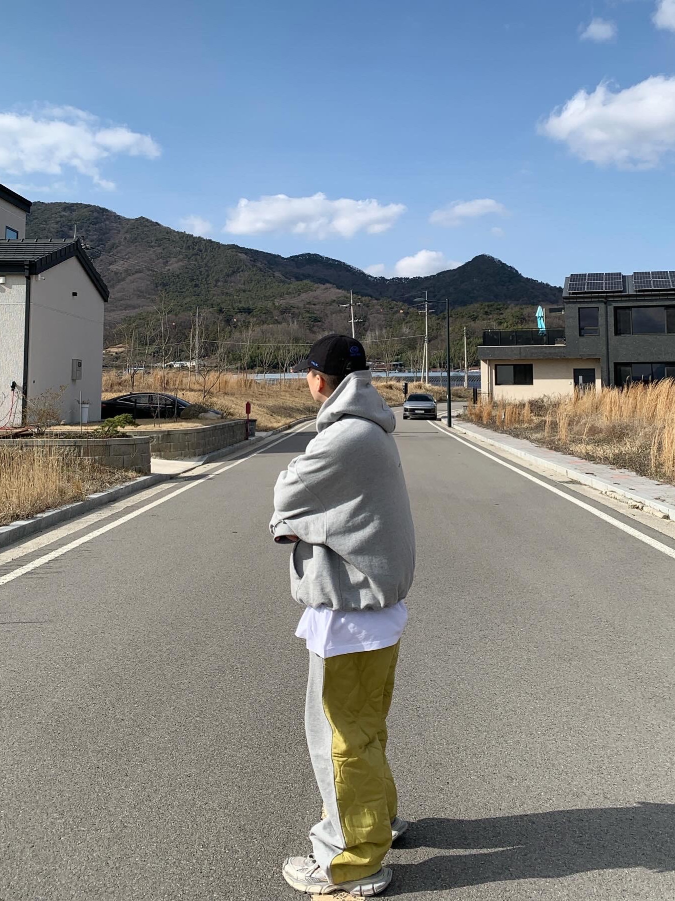 Balenciaga 3XL Sneakers Light Beige 착용 스타일 - 1