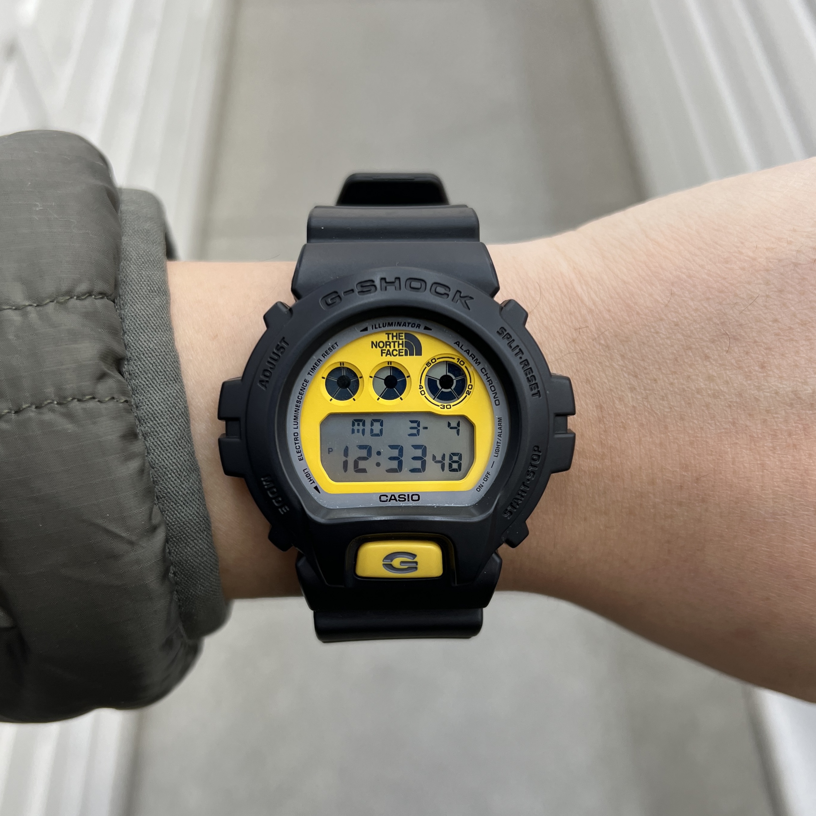 Casio G-Shock x Supreme x The North Face DW-6900 Yellow 착용 스타일