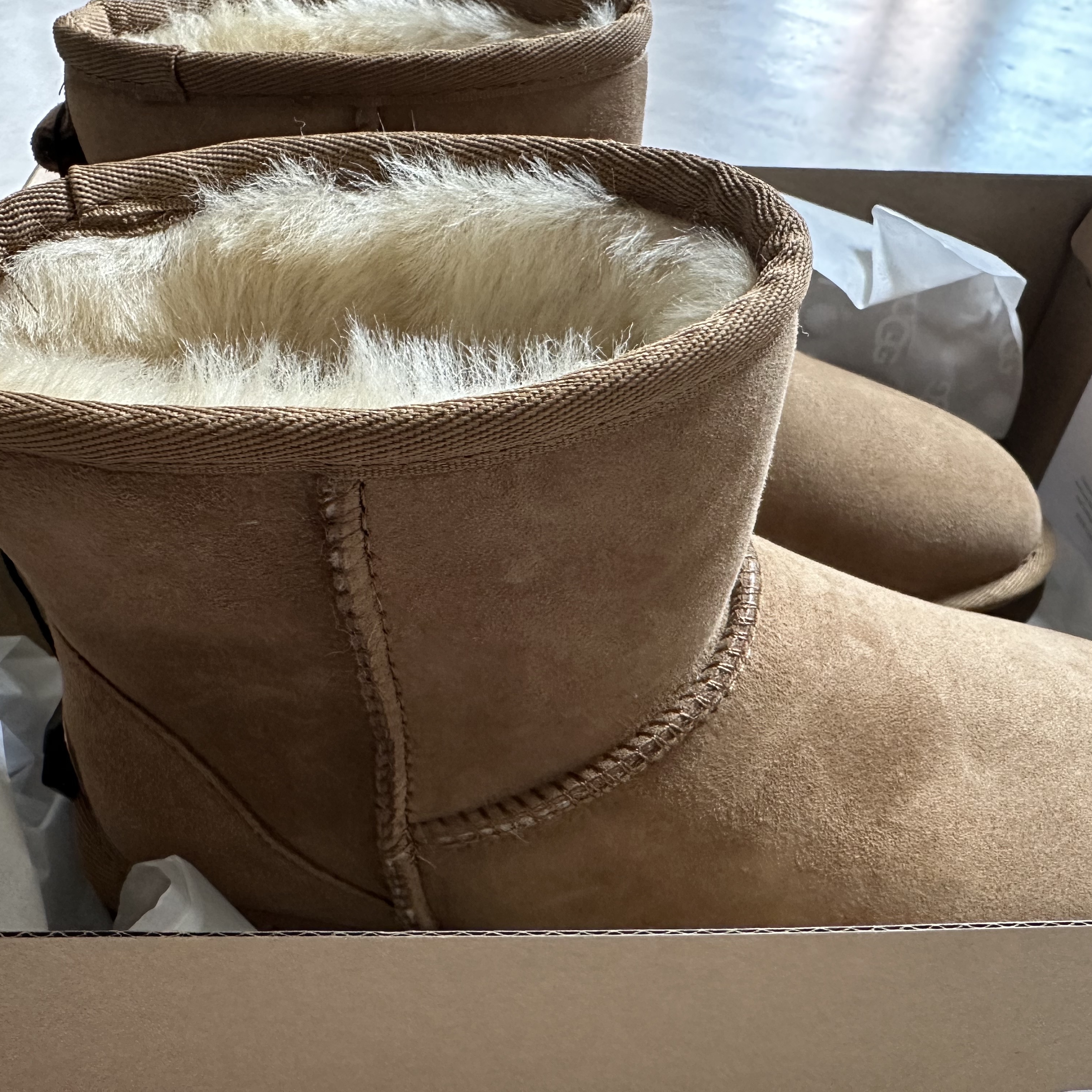 (W) UGG Classic Mini II Boots Chestnut 착용 스타일 - 5