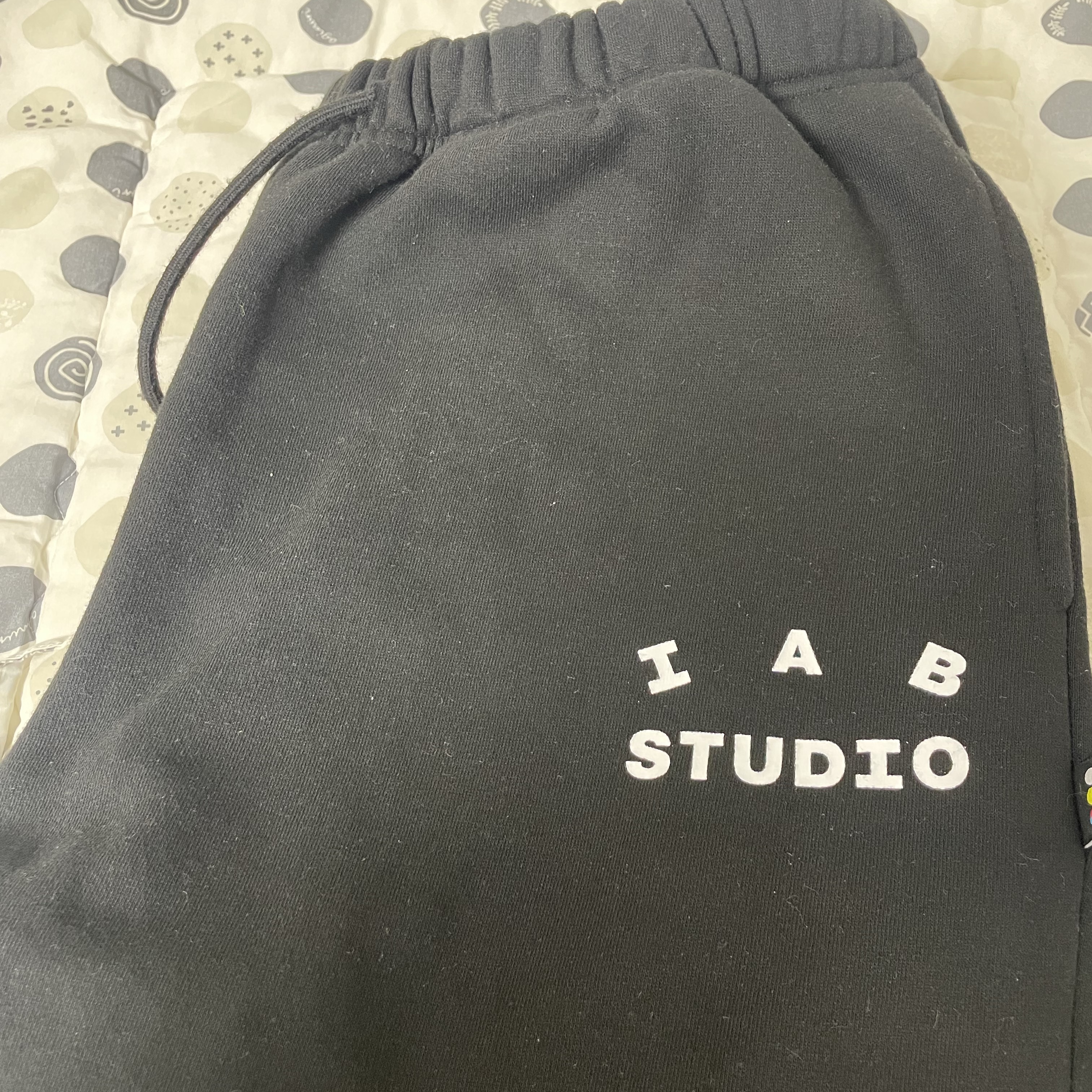 IAB Studio Sweatpants Black White - 23SS 착용 스타일