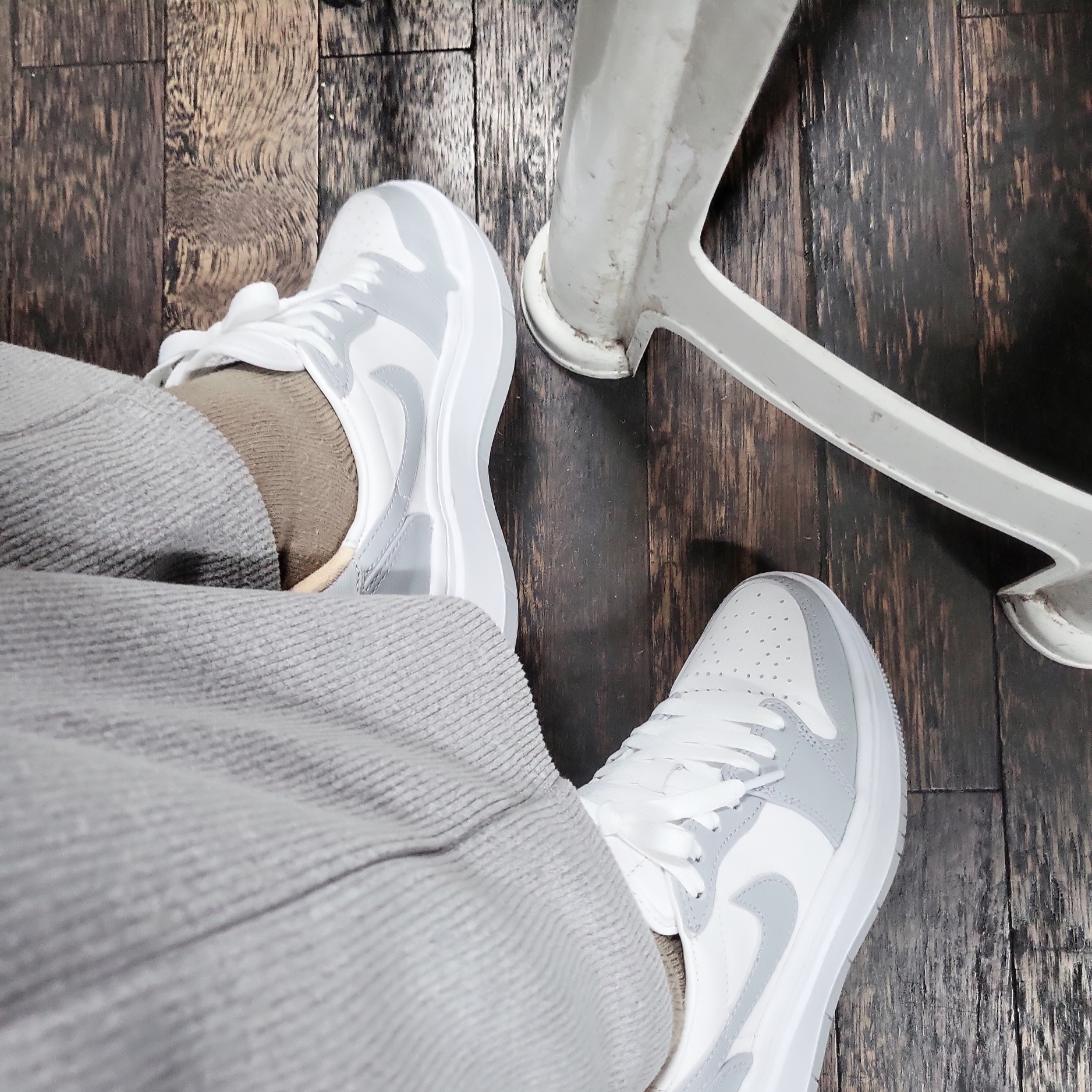 (W) Jordan 1 Elevate Low White and Wolf Grey 착용 스타일