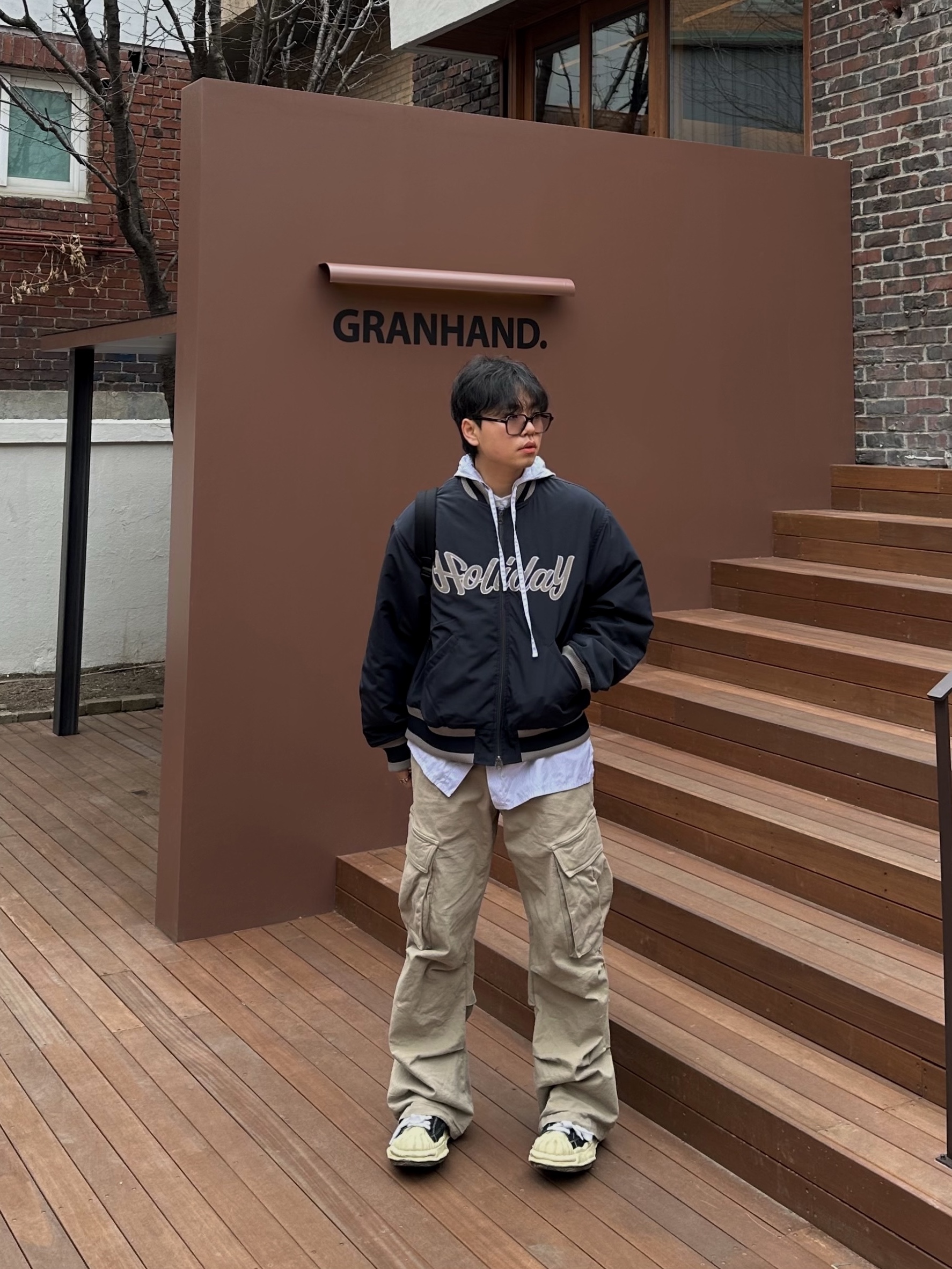 Maison Mihara Yasuhiro Peterson OG Sole Canvas Low Sneakers Black, Maison Mihara Yasuhiro Peterson VL OG Sole Canvas Low-top Sneakers Black 착용 스타일 - 2