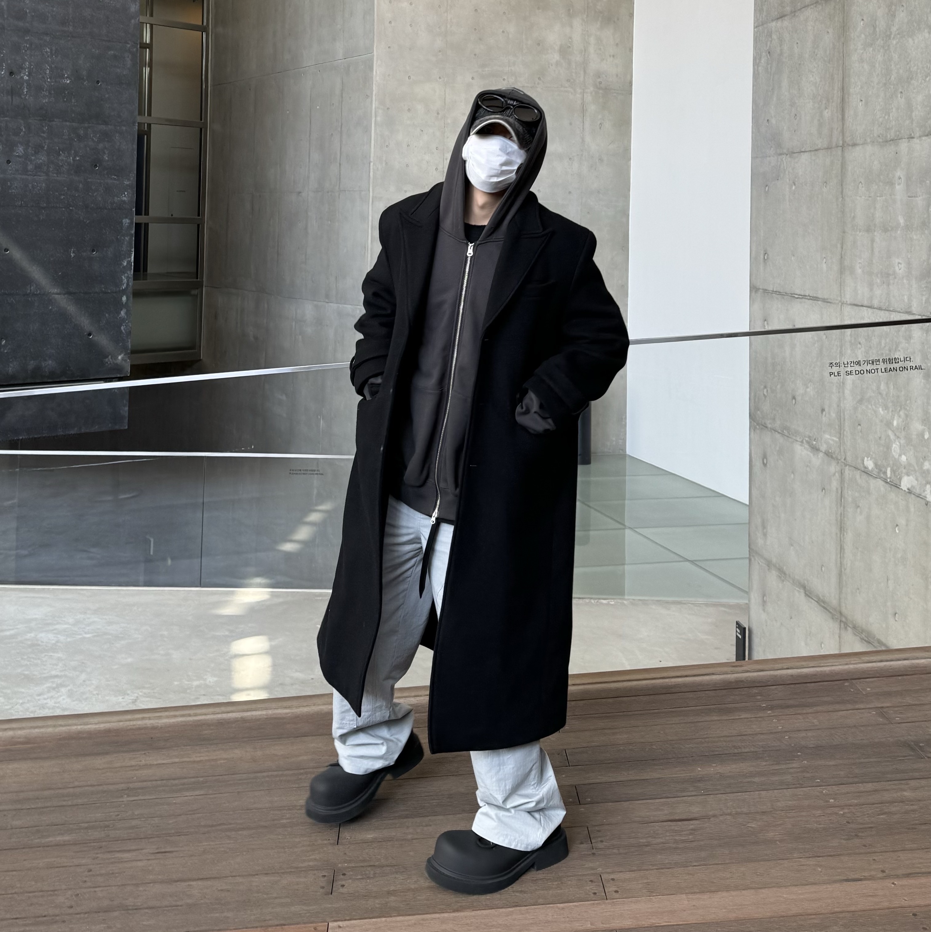 Balenciaga Steroid Derby Black, Gentle Monster x Maison Margiela MM005 Black Black 착용 스타일