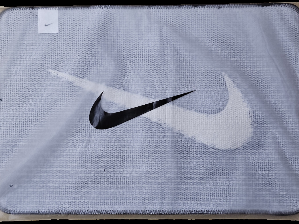 Nike Swoosh Rug Black White 착용 스타일 - 2
