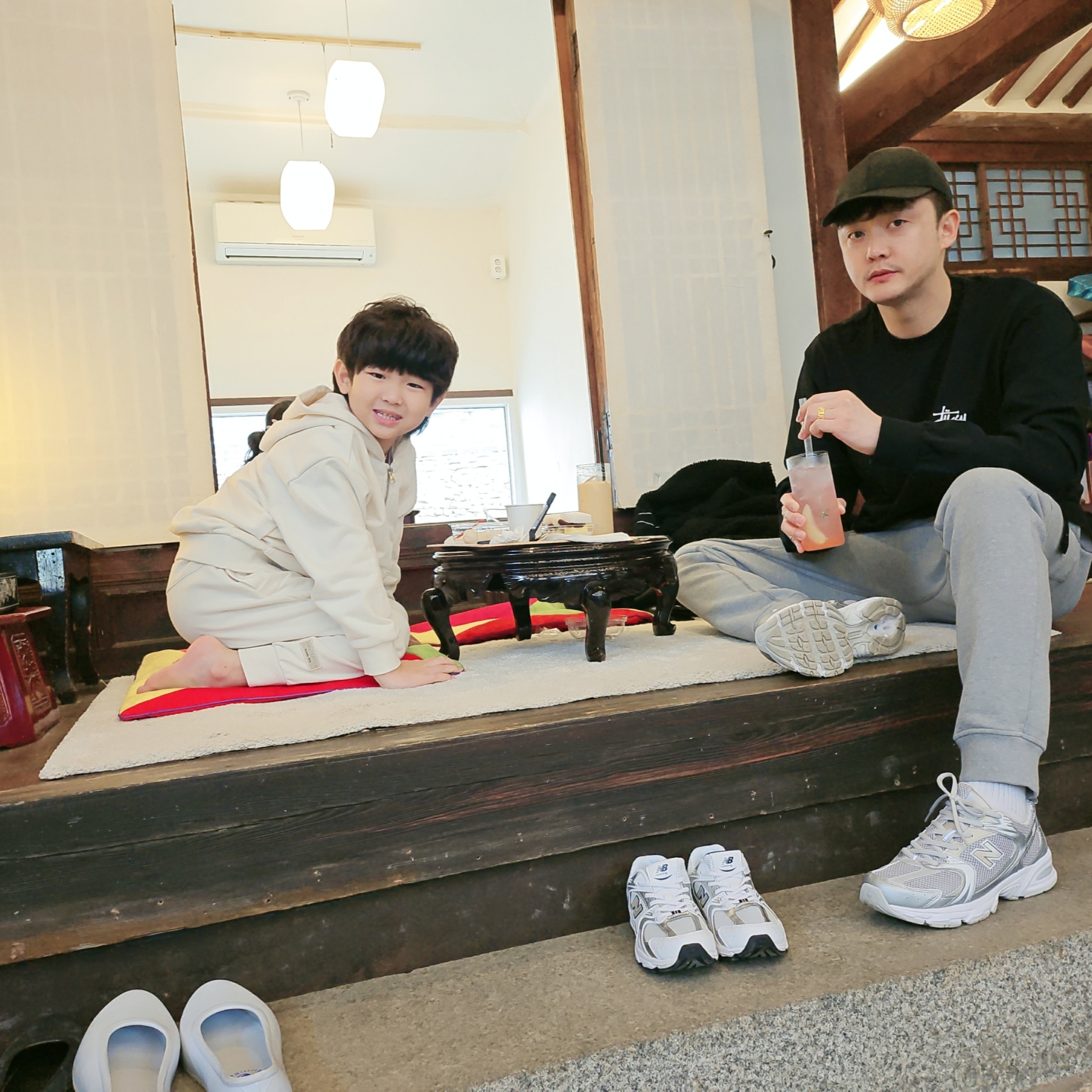Prada Re-Nylon Baseball Cap Tundra, Stussy Basic Stussy LS T-Shirt Black 착용 스타일 - 2