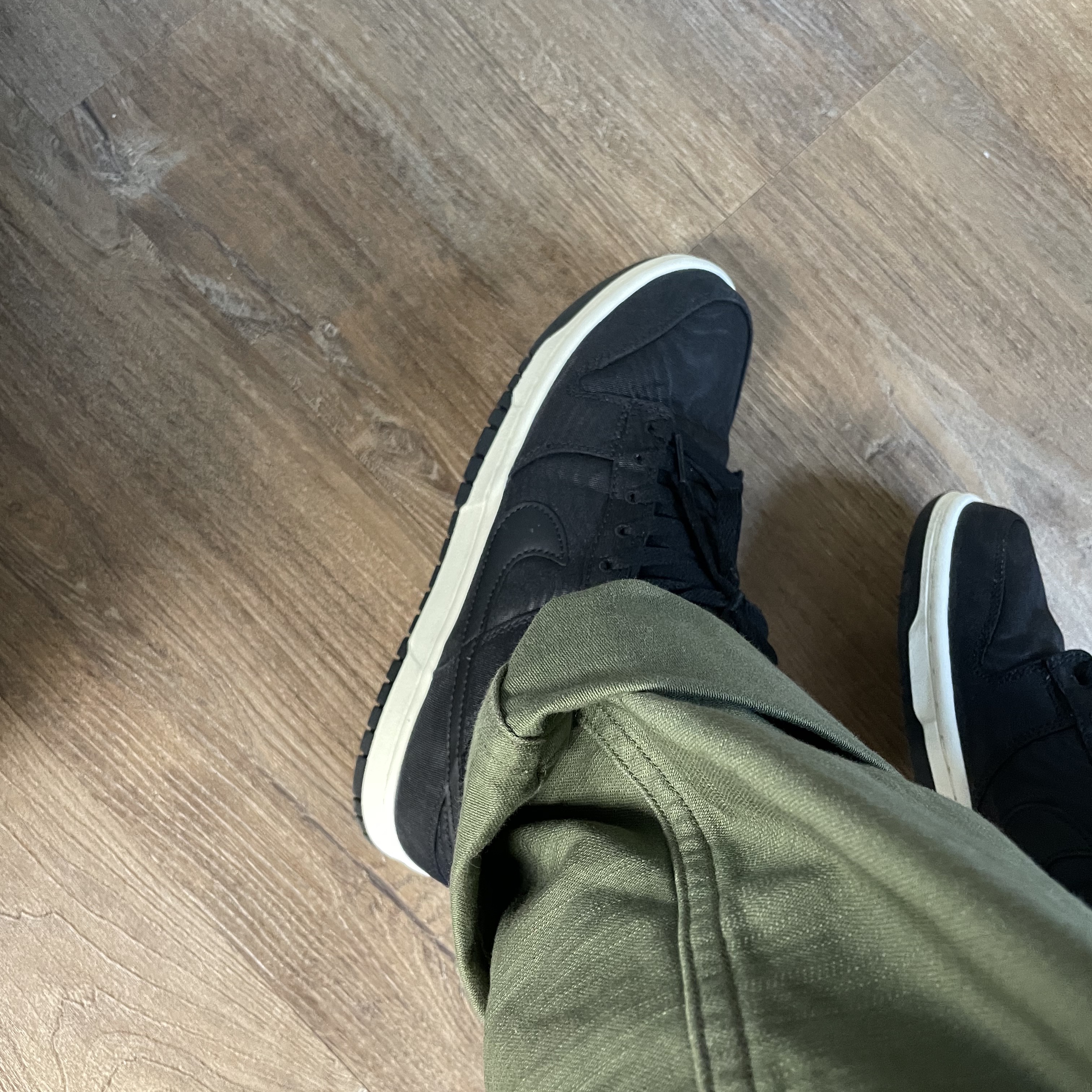 Nike Dunk Low Retro Premium Black 착용 스타일