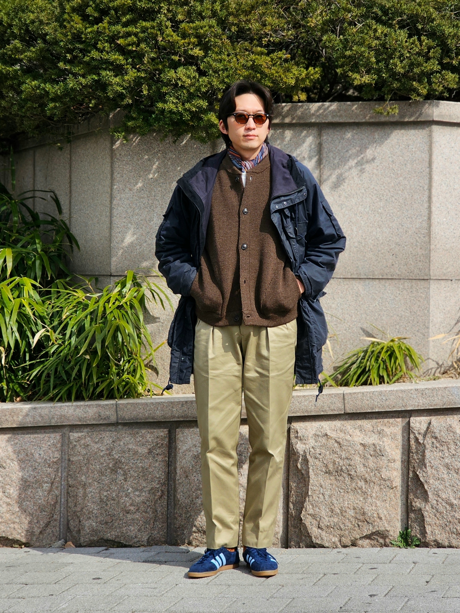 Adidas Berlin Collegiate Navy Pantone, Andersen Andersen Skipper Jacket Natural Brown 착용 스타일 - 2