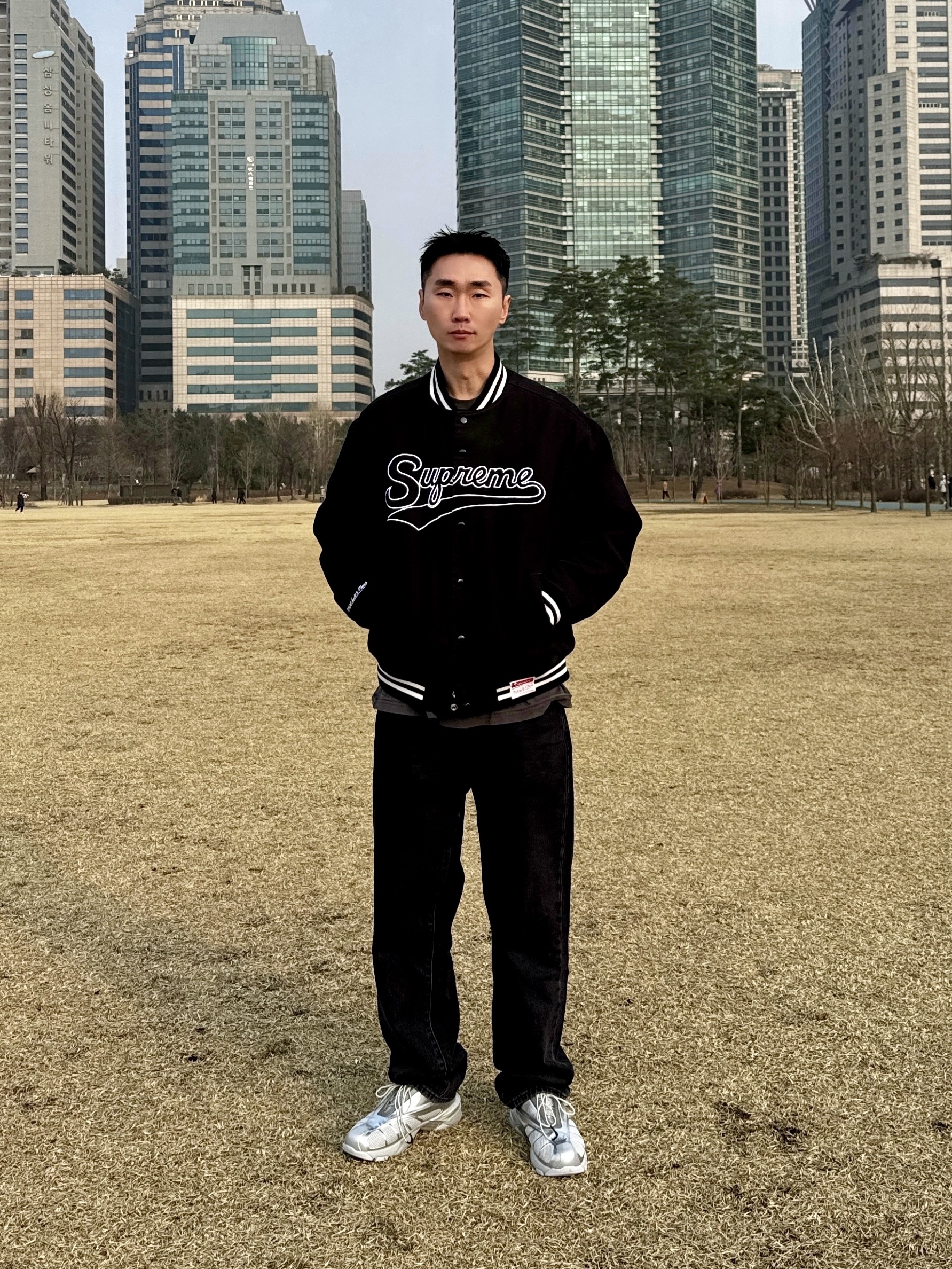 Fila Replica 2002 Grey White, Supreme Mitchell & Ness Doughboy Twill Varsity Jacket Black - 22FW 착용 스타일 - 2