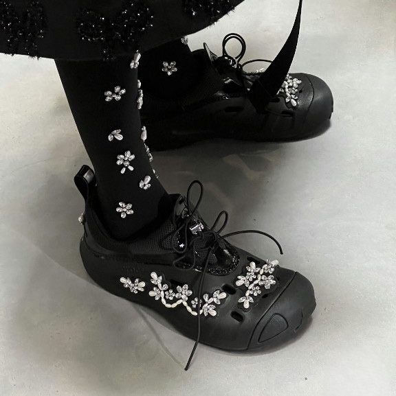Crocs Quick Trail Low Black 착용 스타일