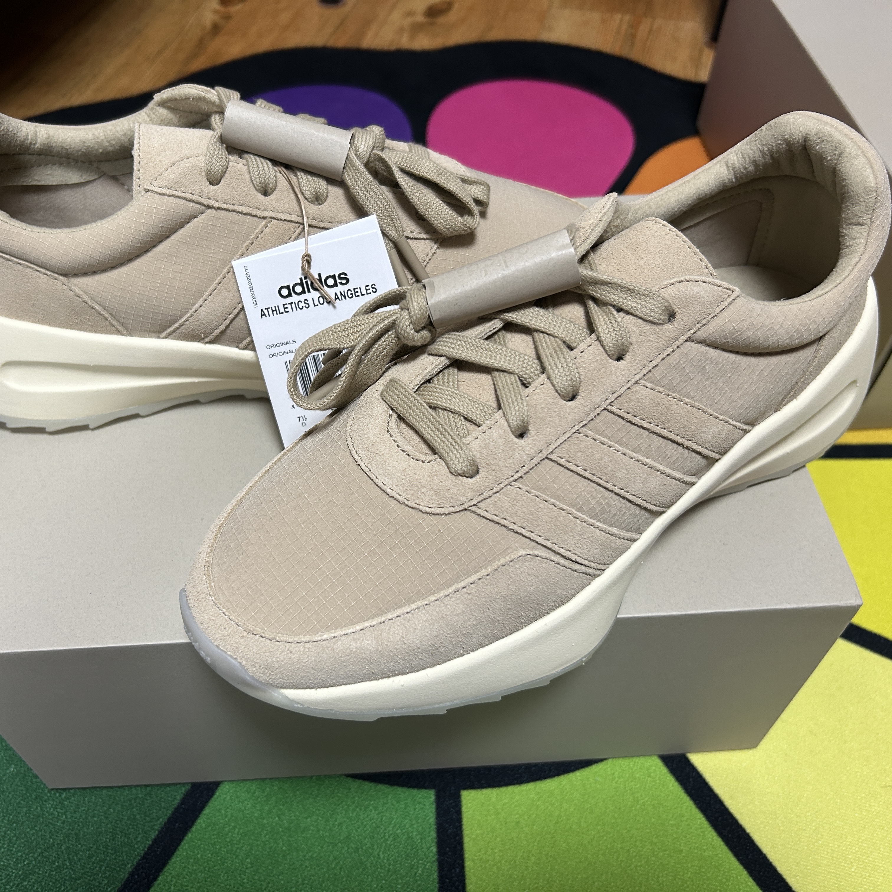 Adidas x Fear of God Athletics Los Angeles Clay 착용 스타일 - 1