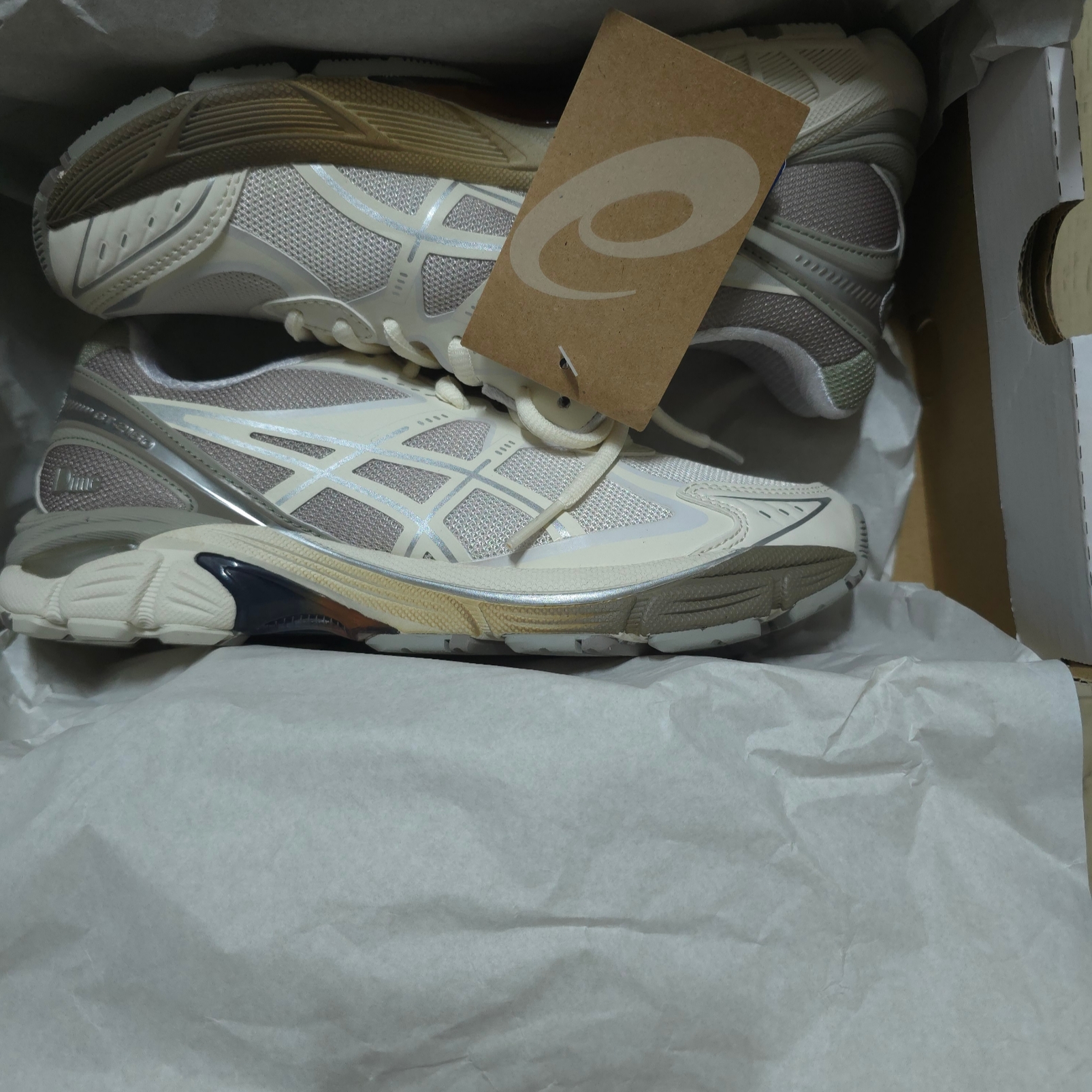 Asics x Dime GT-2160 Arctic Wolf London Fog 착용 스타일 - 1