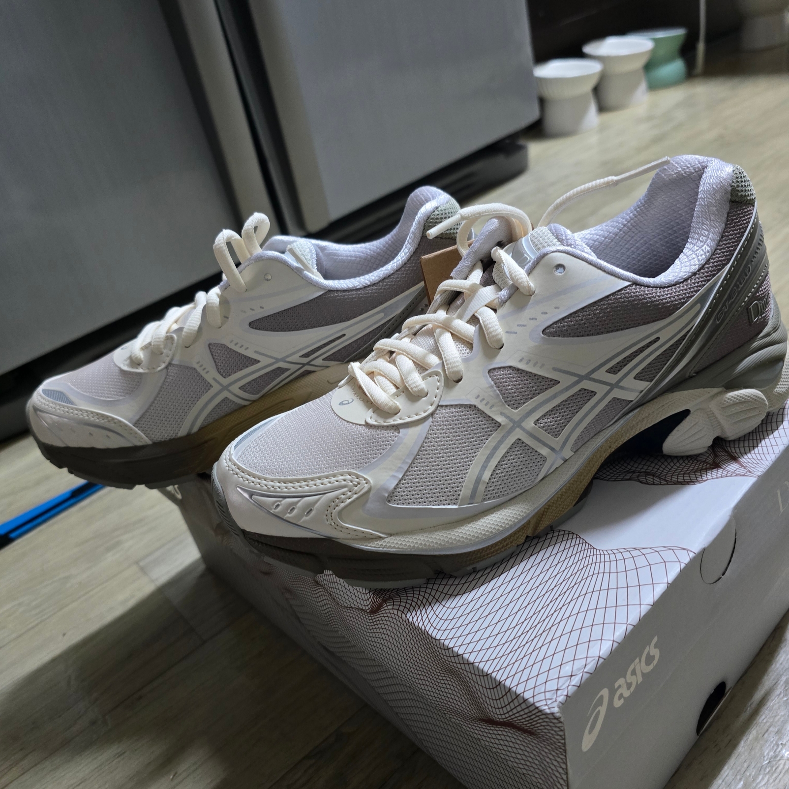 Asics x Dime GT-2160 Arctic Wolf London Fog 착용 스타일 - 2