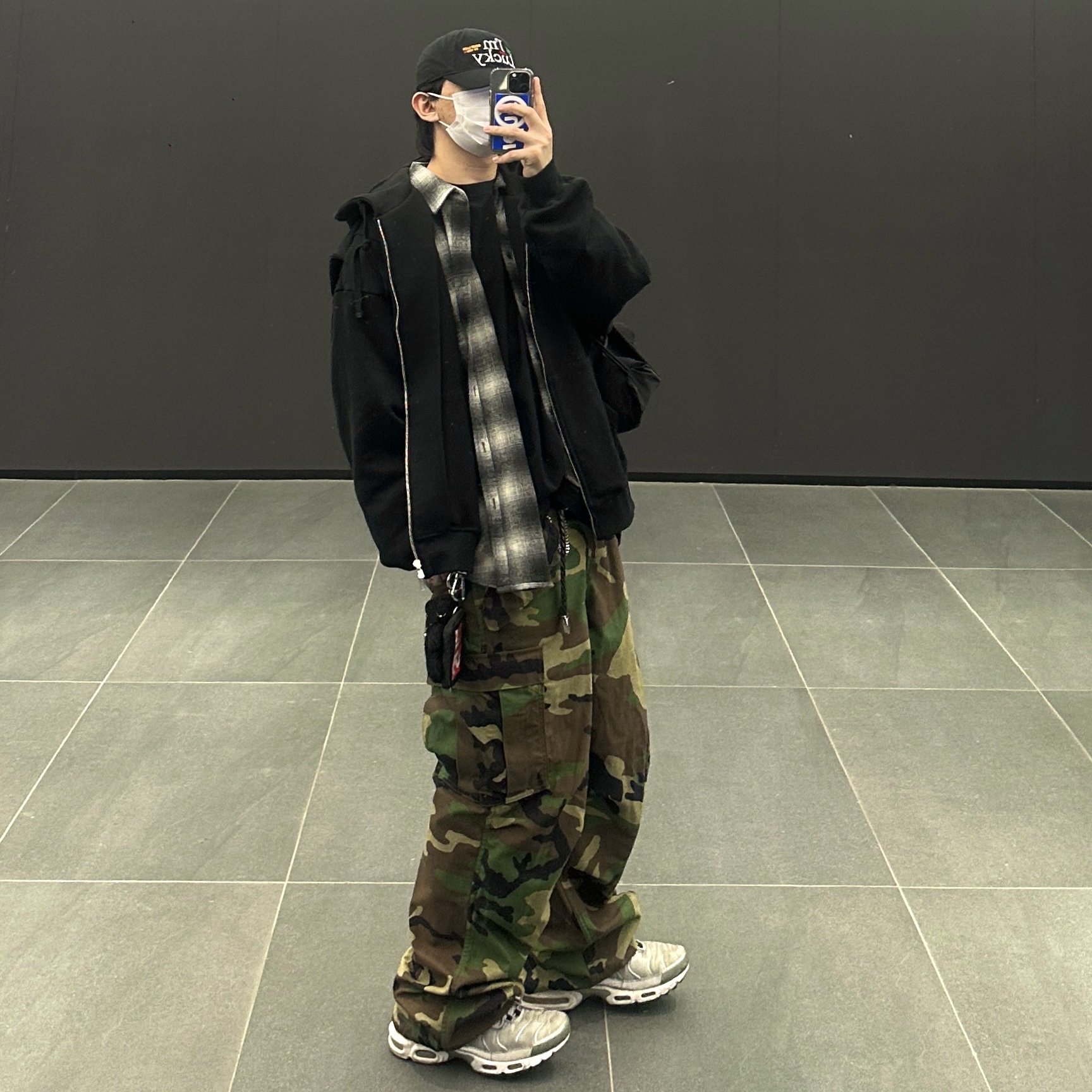 Human Made Military Card Case Black, Nike Air Max Plus Silver Bullet 착용 스타일