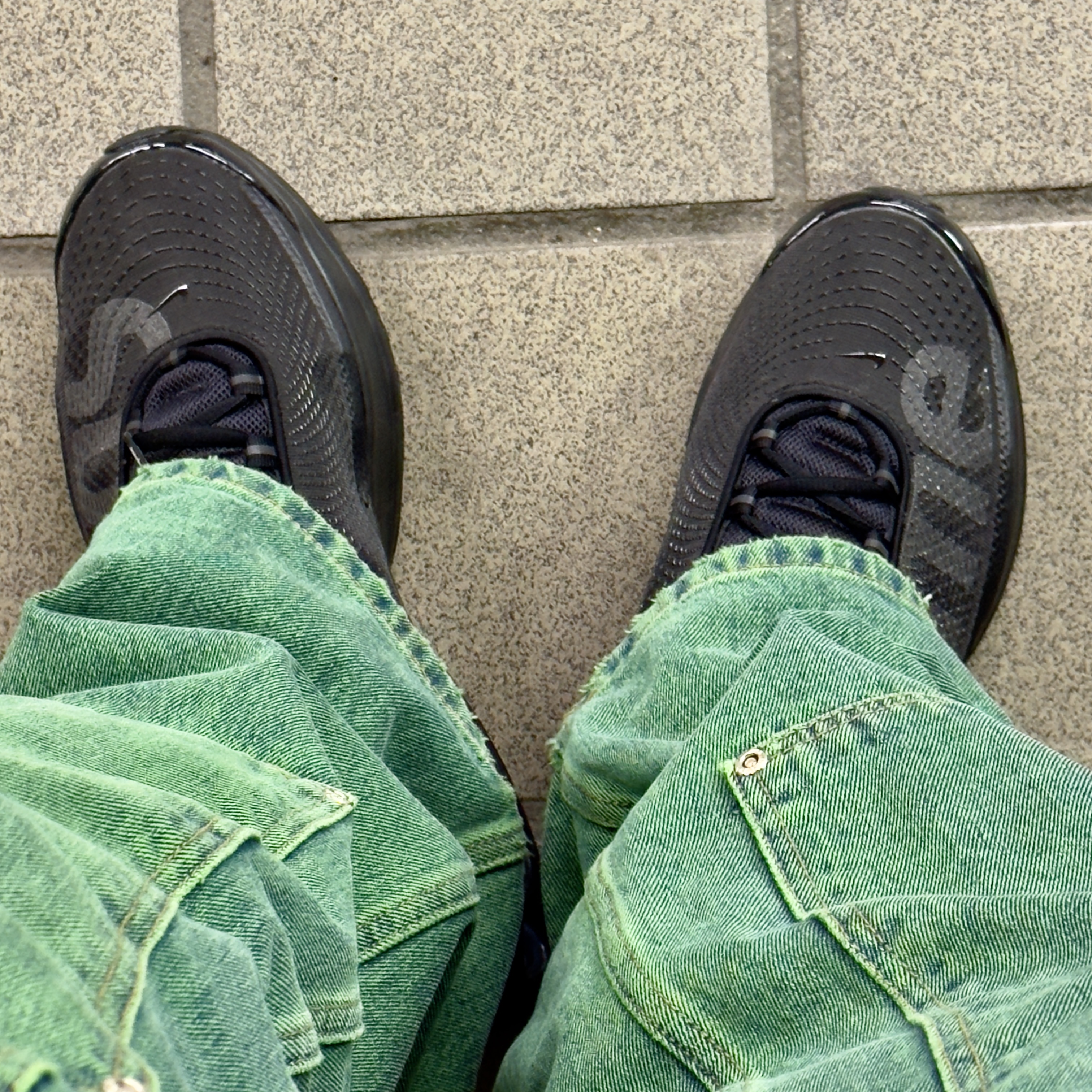 Nike x Supreme Air Max DN SP Black Galactic Jade 착용 스타일