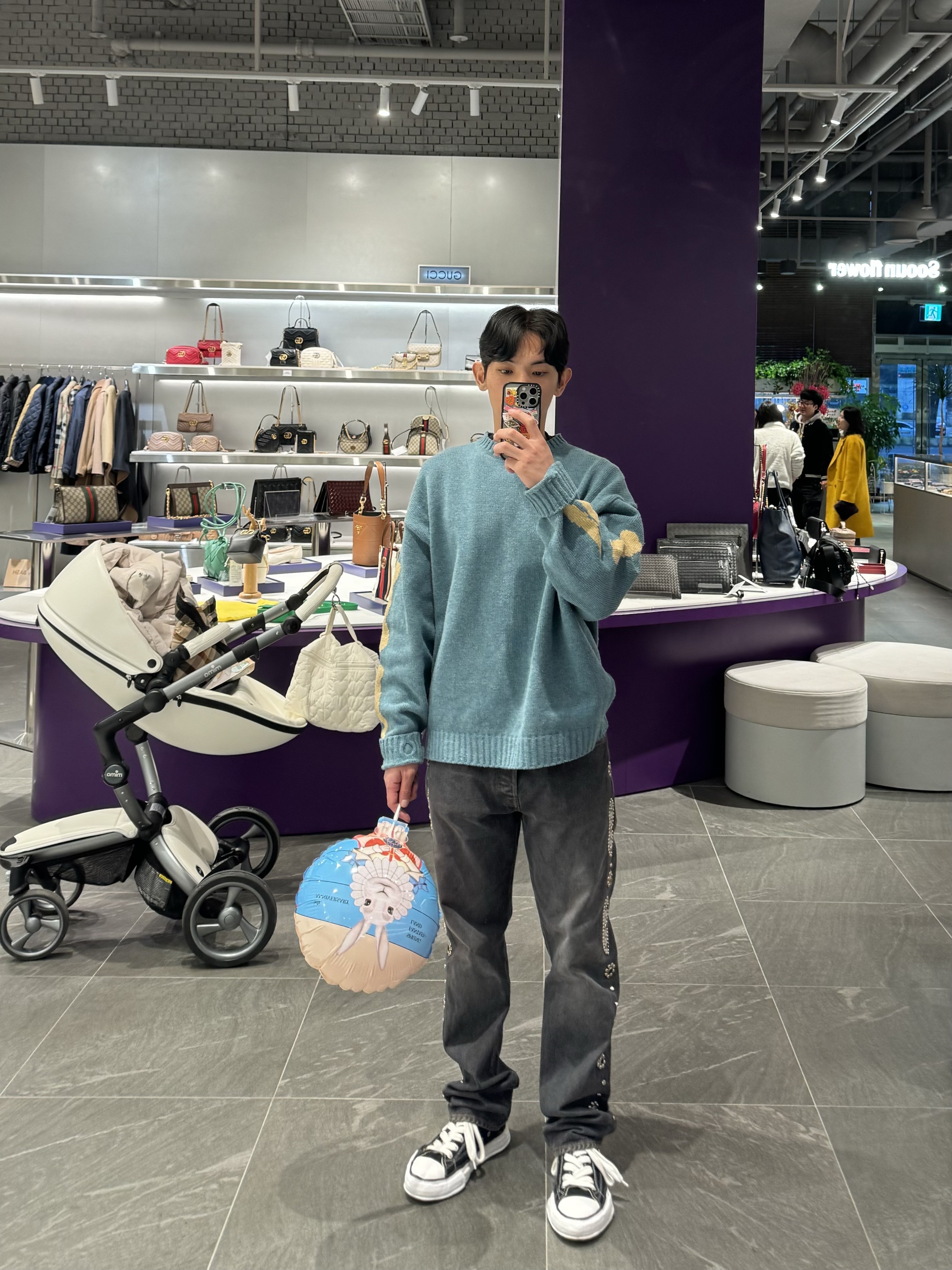 Kapital 5G Wool Bone Crewneck Sweater Saxophone, Kapital 14 oz. Denim 5P Monkey Cisco Gemstone Pants Black 착용 스타일
