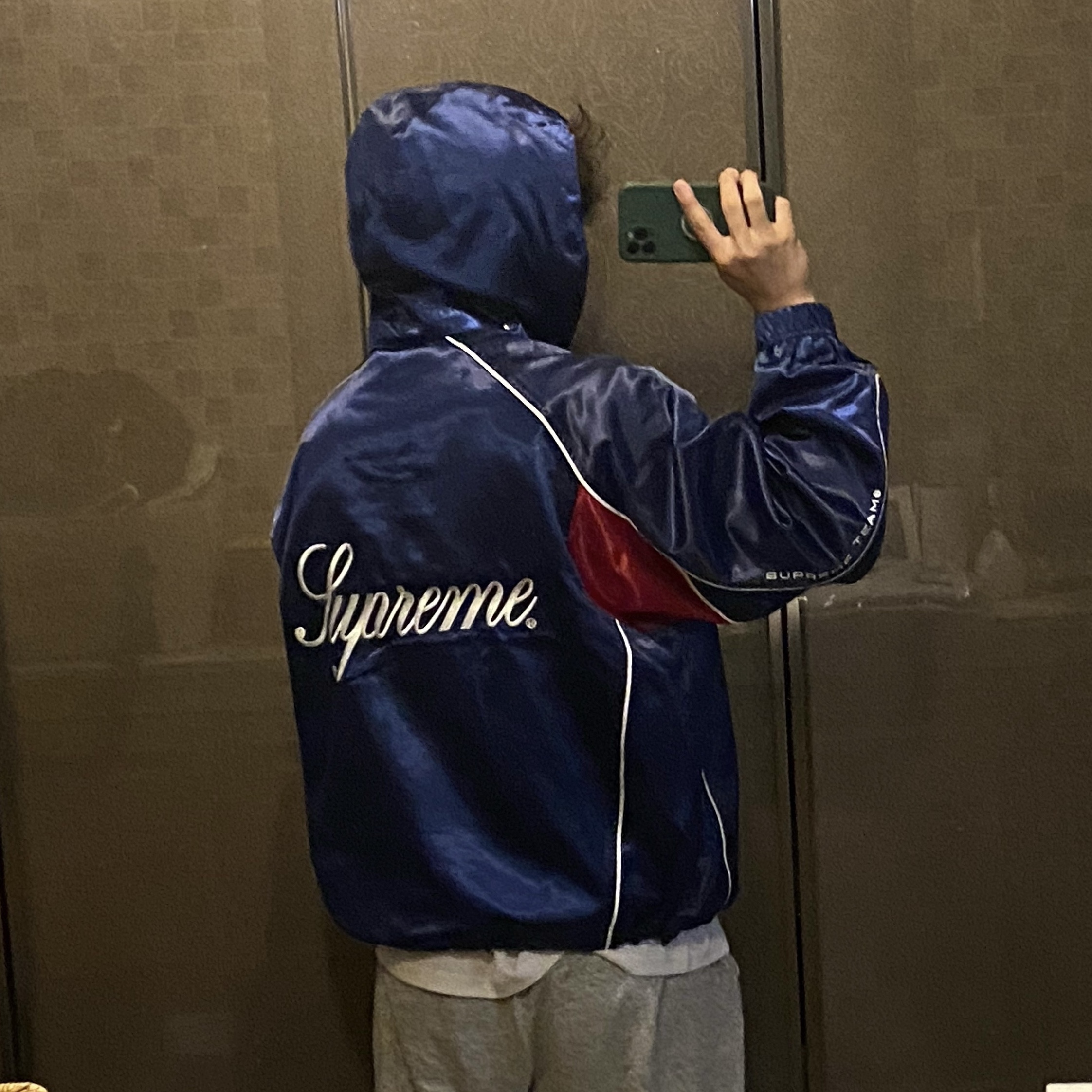 Supreme Satin Hooded Track Jacket Navy - 24SS 착용 스타일