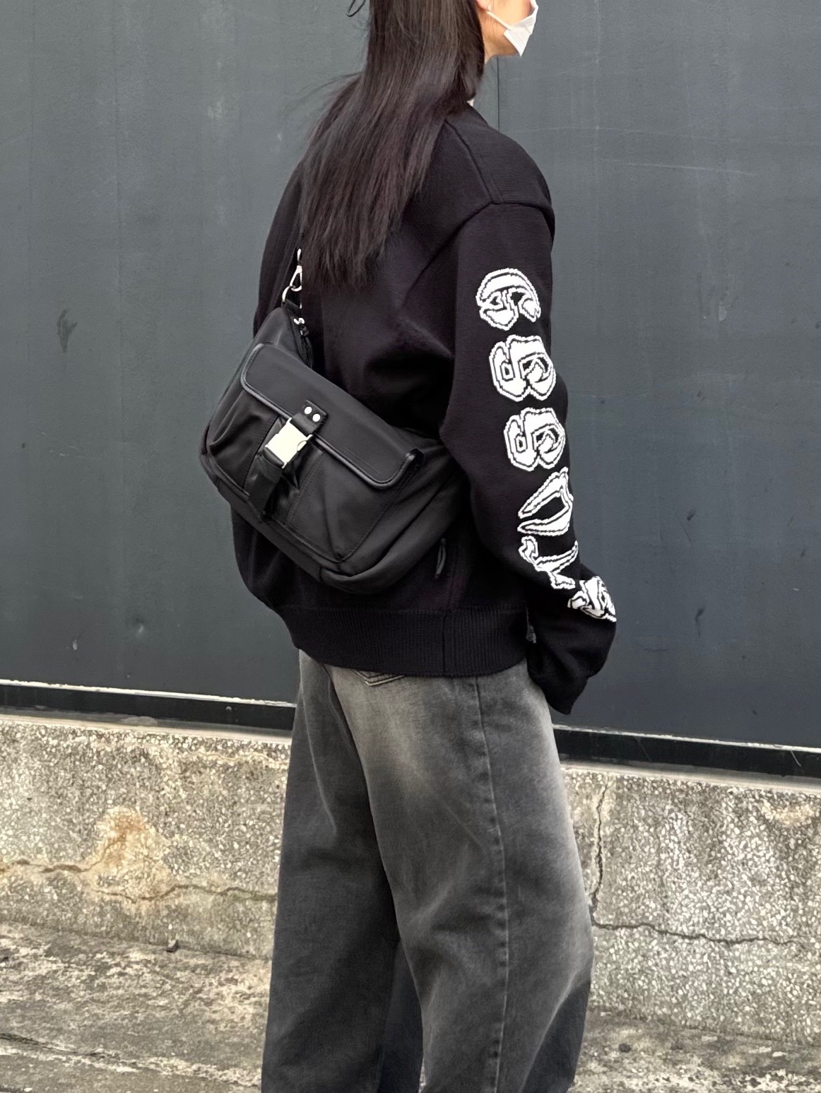 Stussy Sleeve Logo Sweater Black, Nike Air Force 1 '07 WB Flax 착용 스타일 - 4