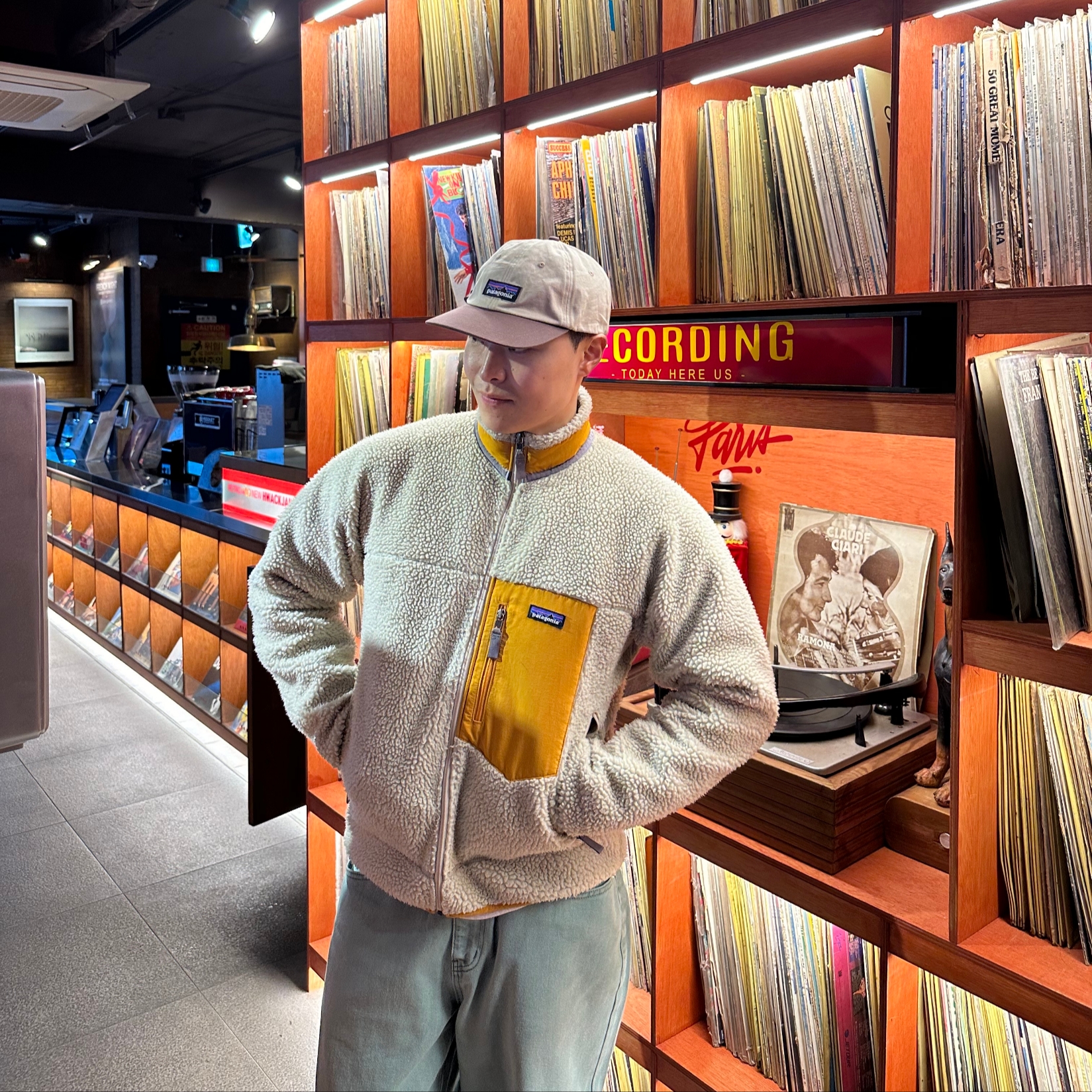 (W) Patagonia Classic Retro-X Jacket Natural Nest Brown, Patagonia P-6 Label Trad Cap Oar Tan 착용 스타일