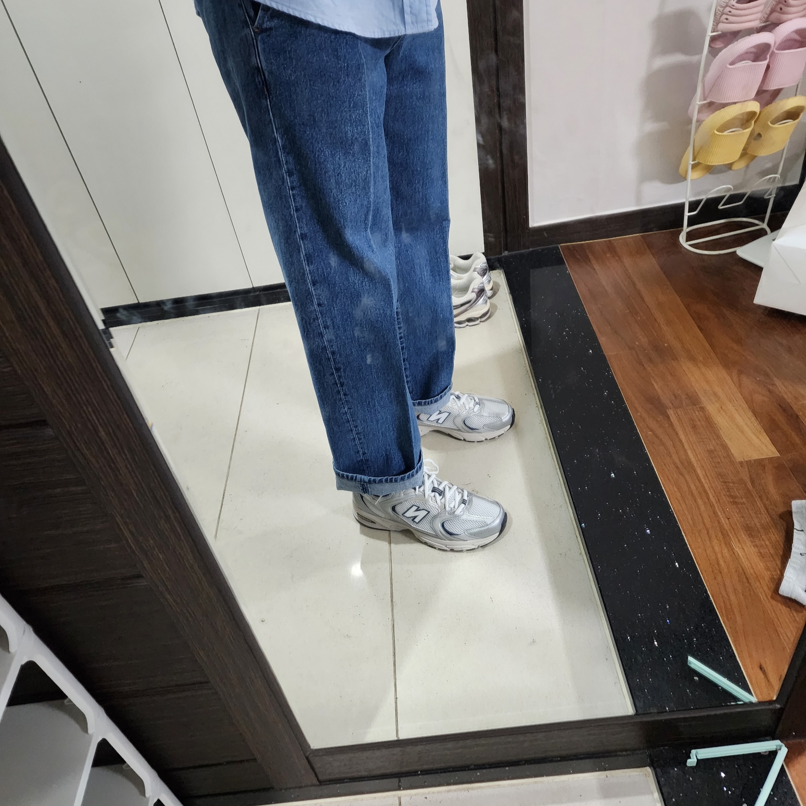 New Balance 530 Steel Grey 착용 스타일 - 2