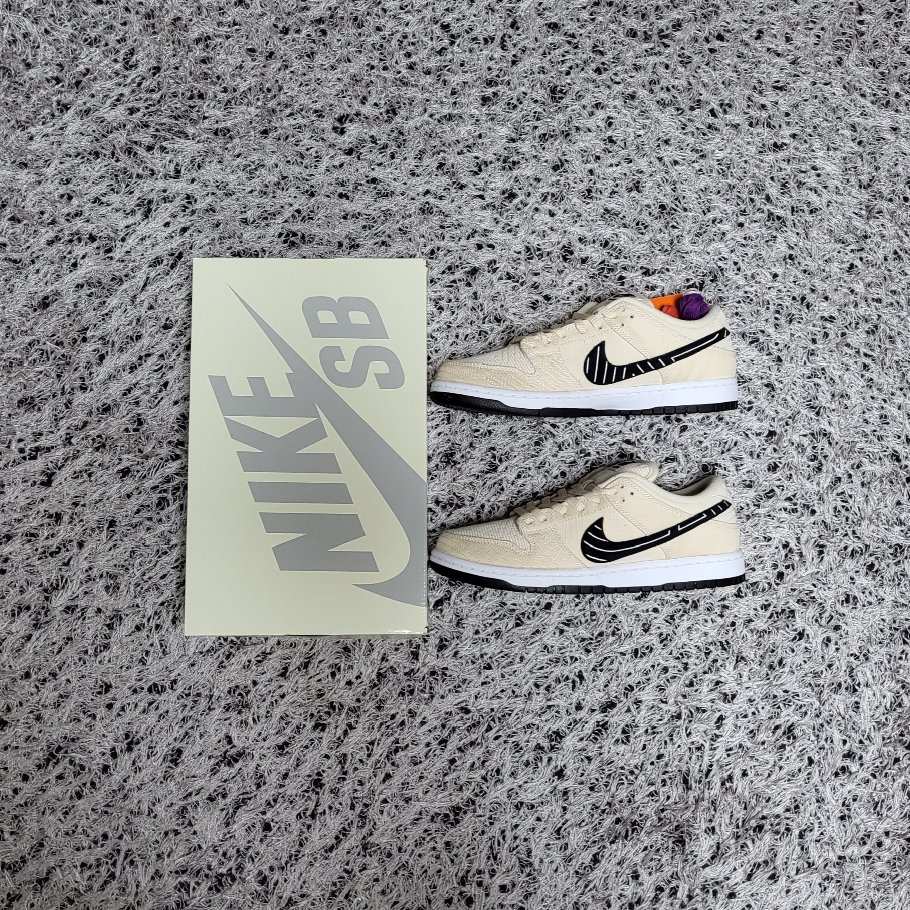 Nike x Albino & Preto SB Dunk Low Fossil Black 착용 스타일