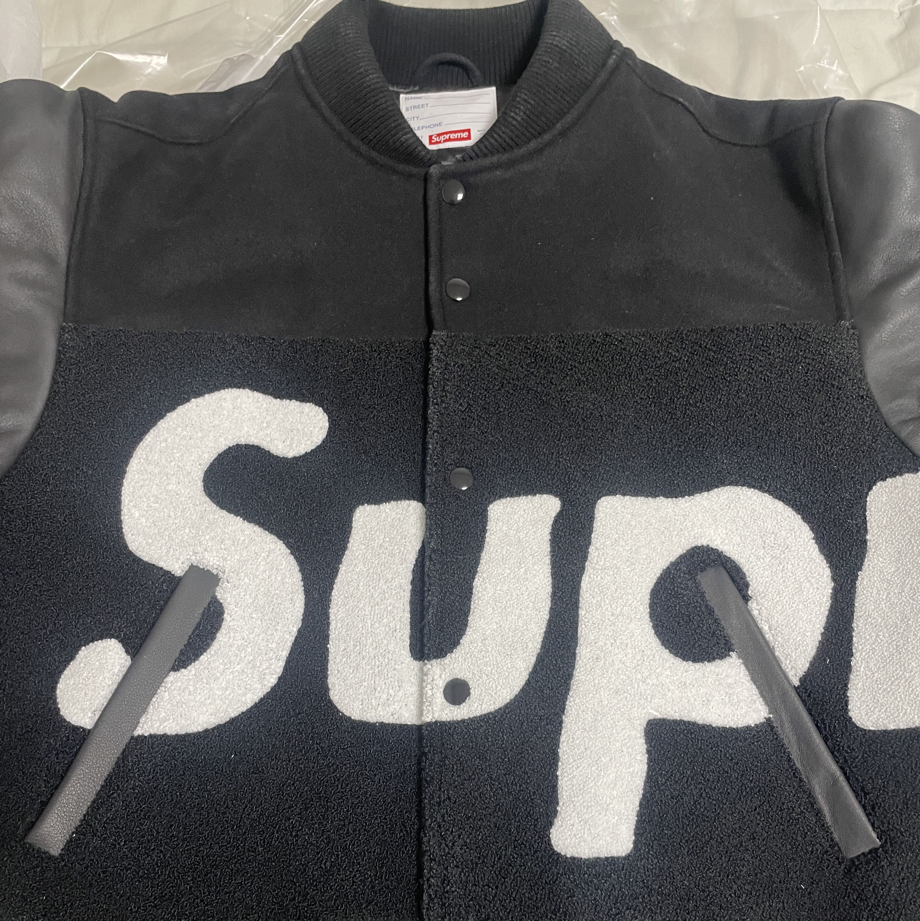 Supreme Big Logo Chenille Varsity Jacket Black - 24SS 착용 스타일