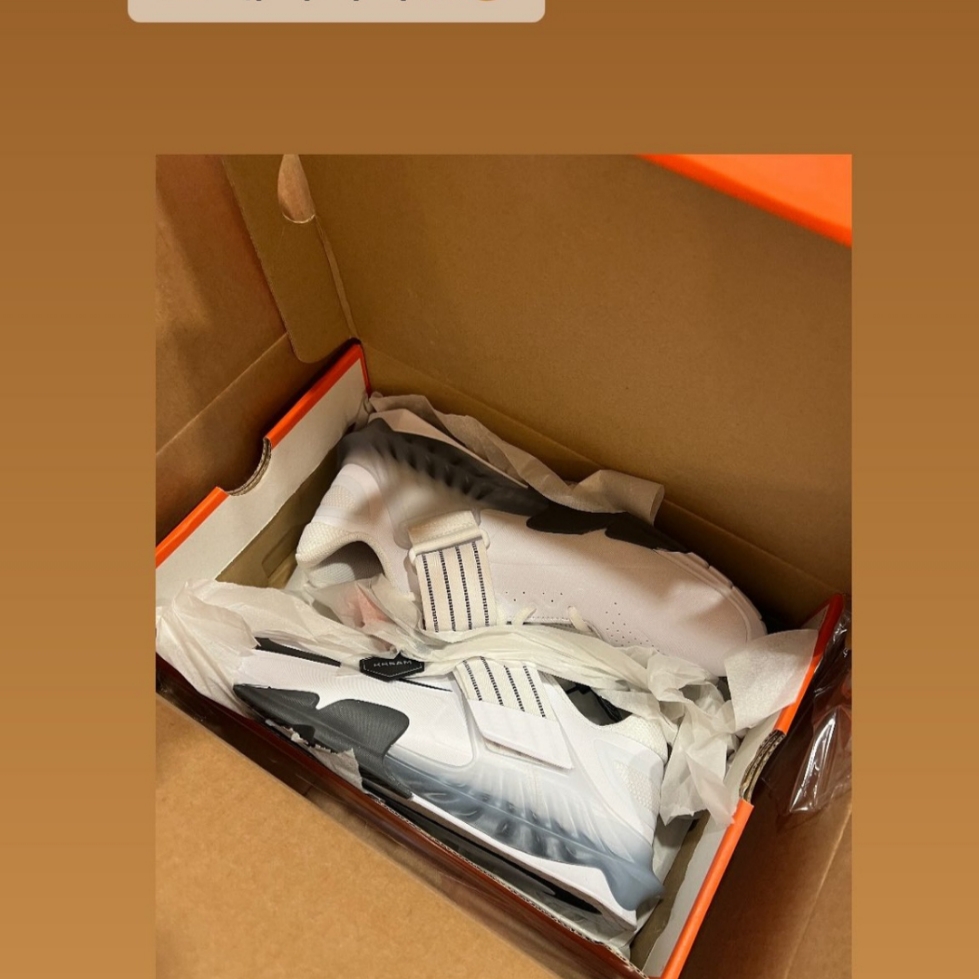 Nike Savaleos White Iron Grey 착용 스타일