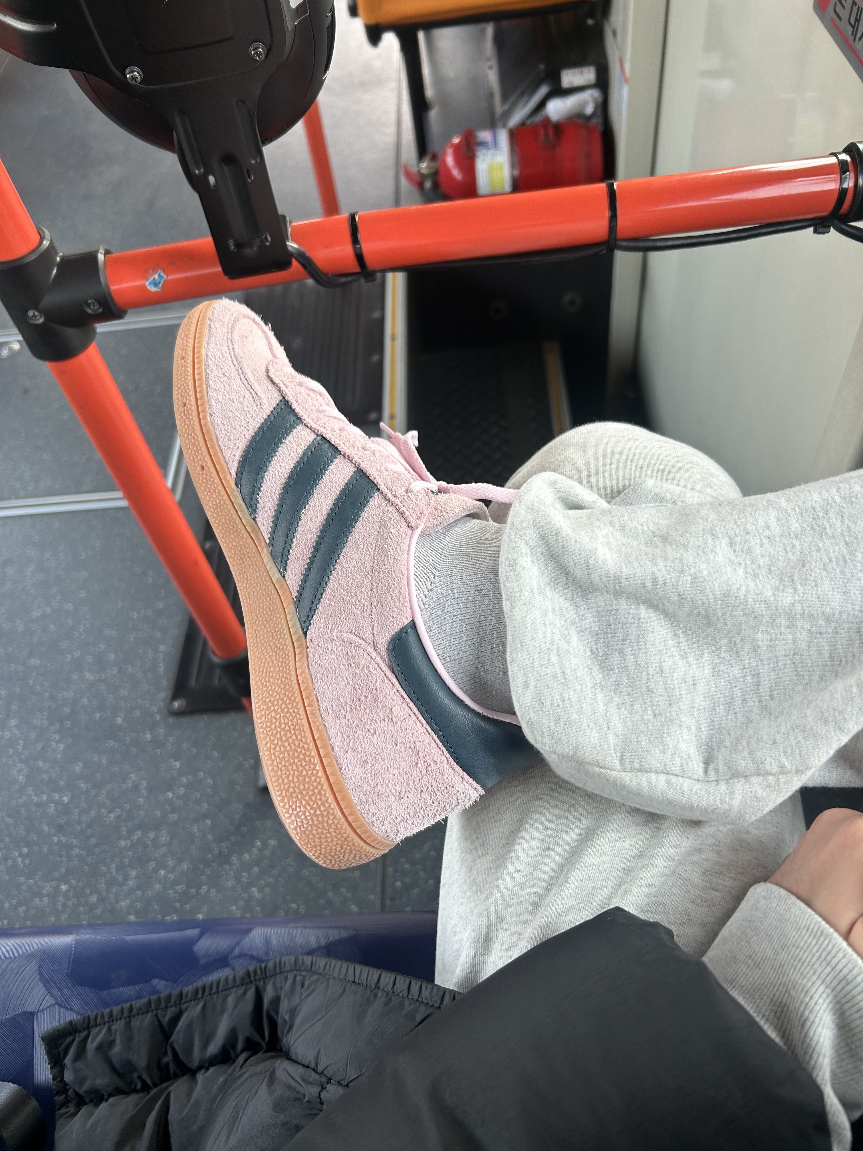 (W) Adidas Spezial Handball Clear Pink 착용 스타일