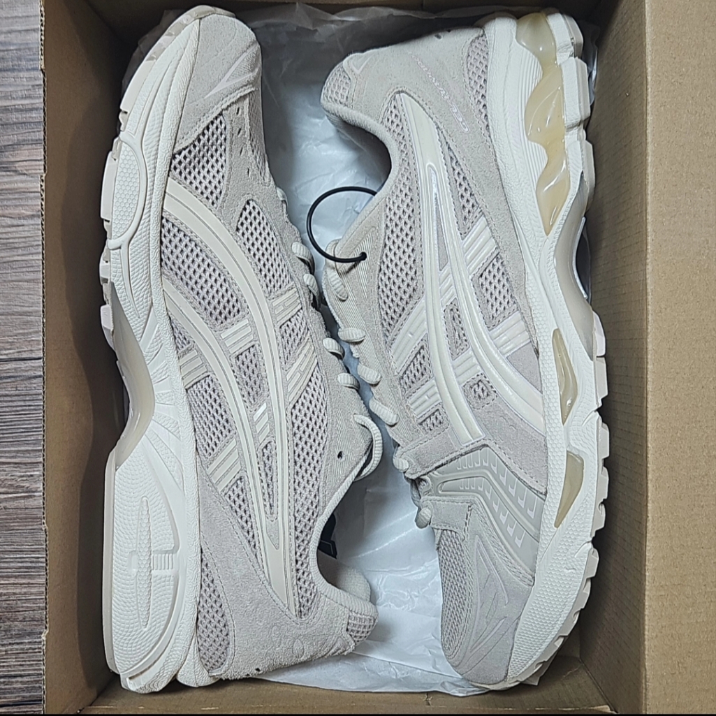 Asics Gel-Kayano 14 Simply Taupe Oatmeal 착용 스타일