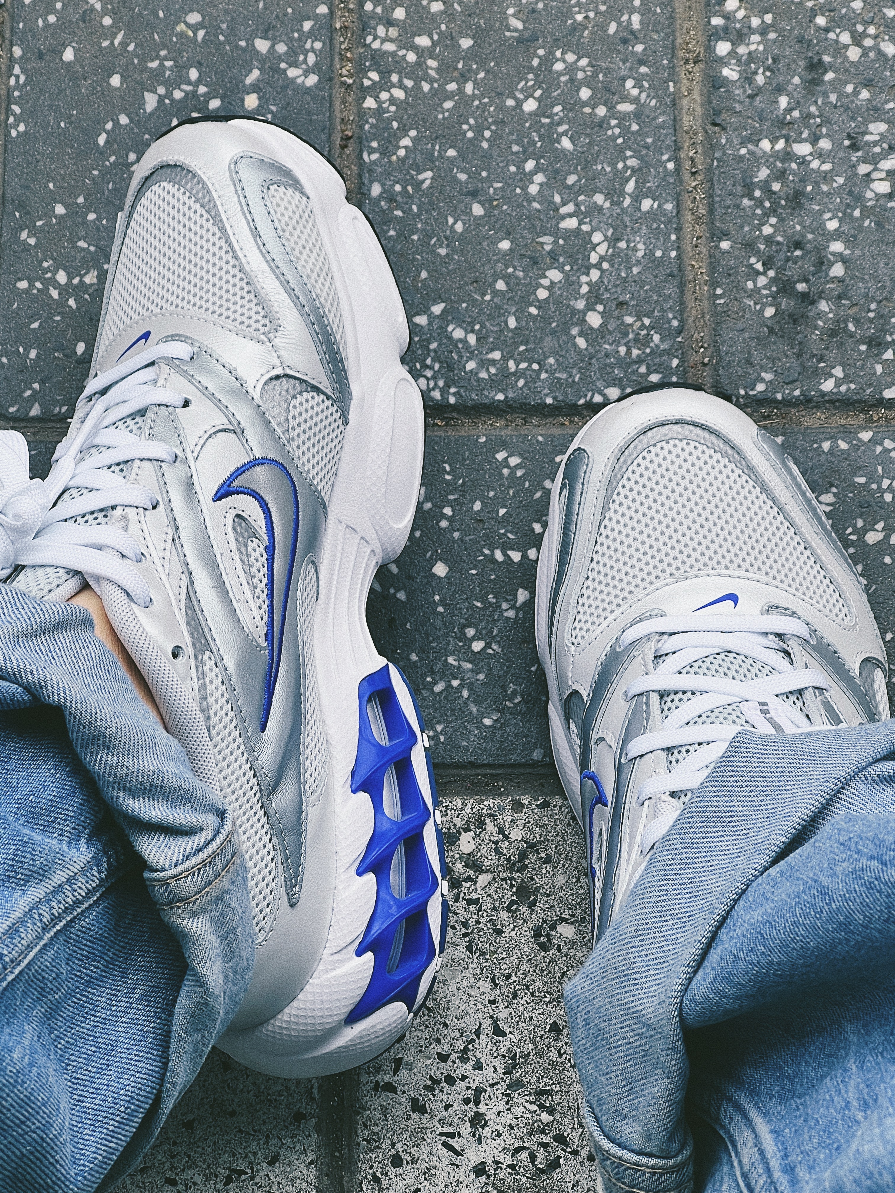 (W) Nike Zoom Air Fire Pure Platinum Metalic Silver 착용 스타일 - 2