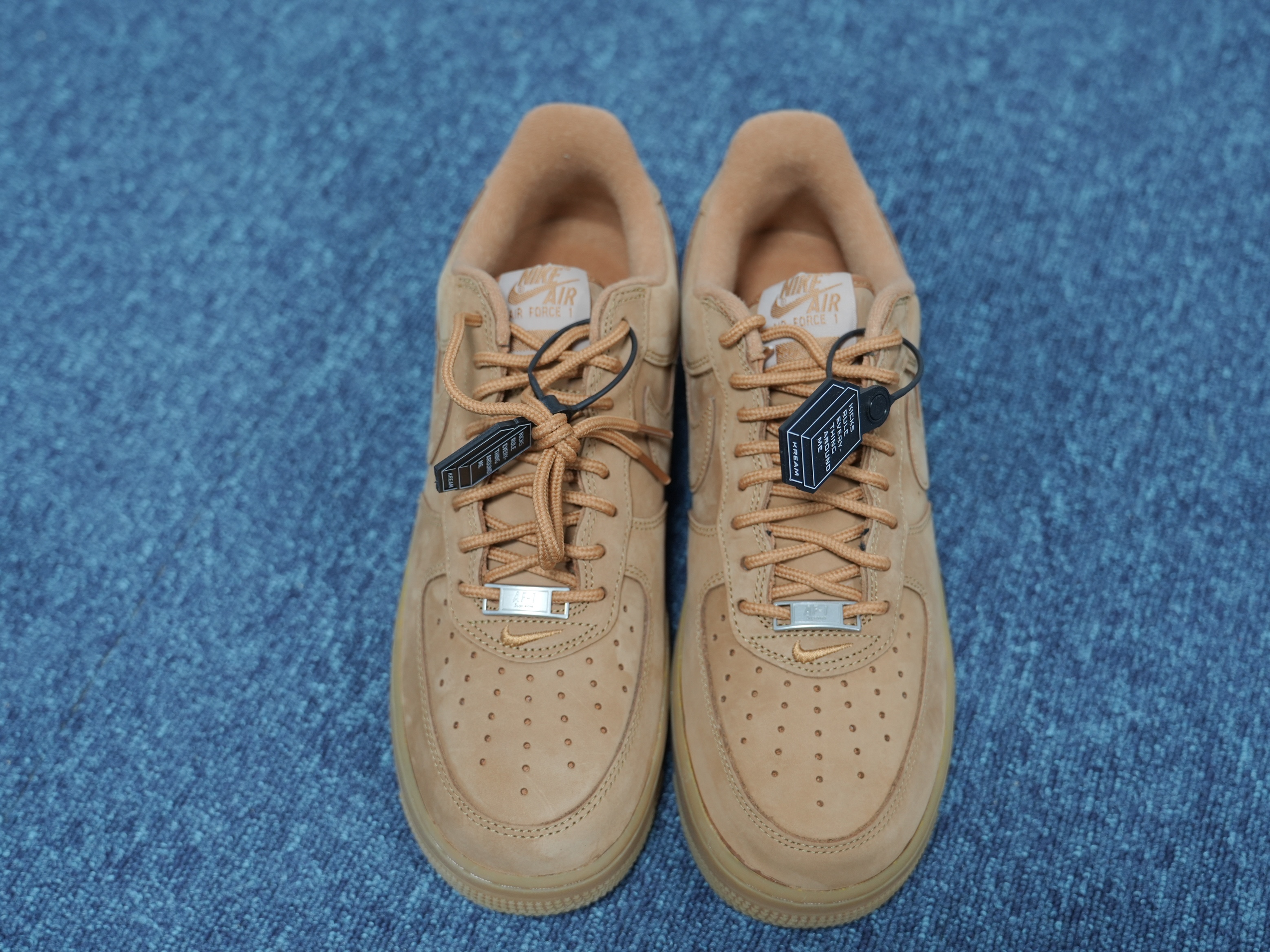 Nike x Supreme Air Force 1 Low Flax 착용 스타일 - 2