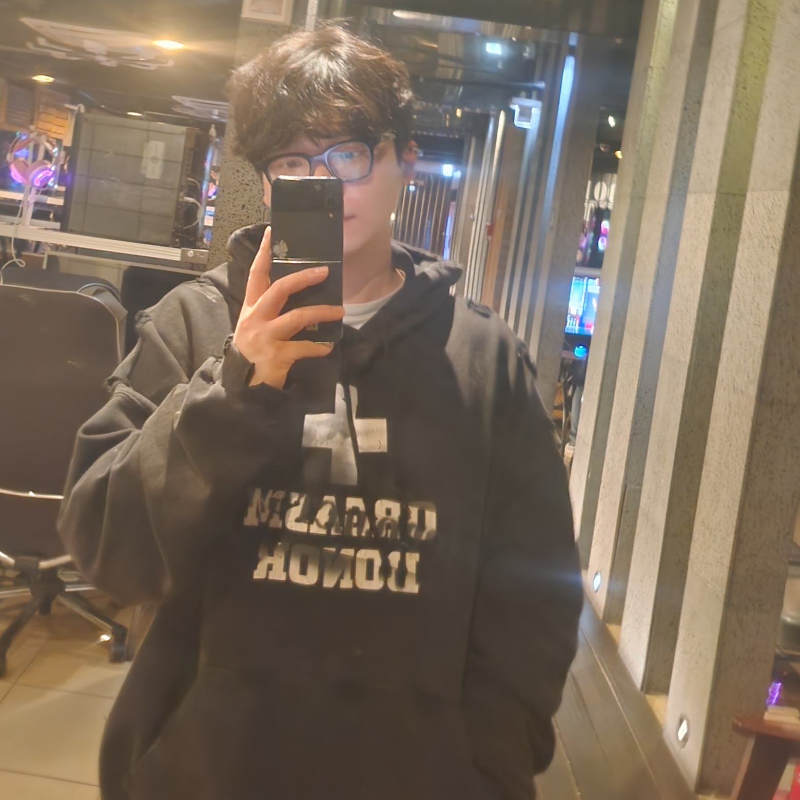 Project G/R Verified Orgasm Donor Hoodie Dirty Black 착용 스타일