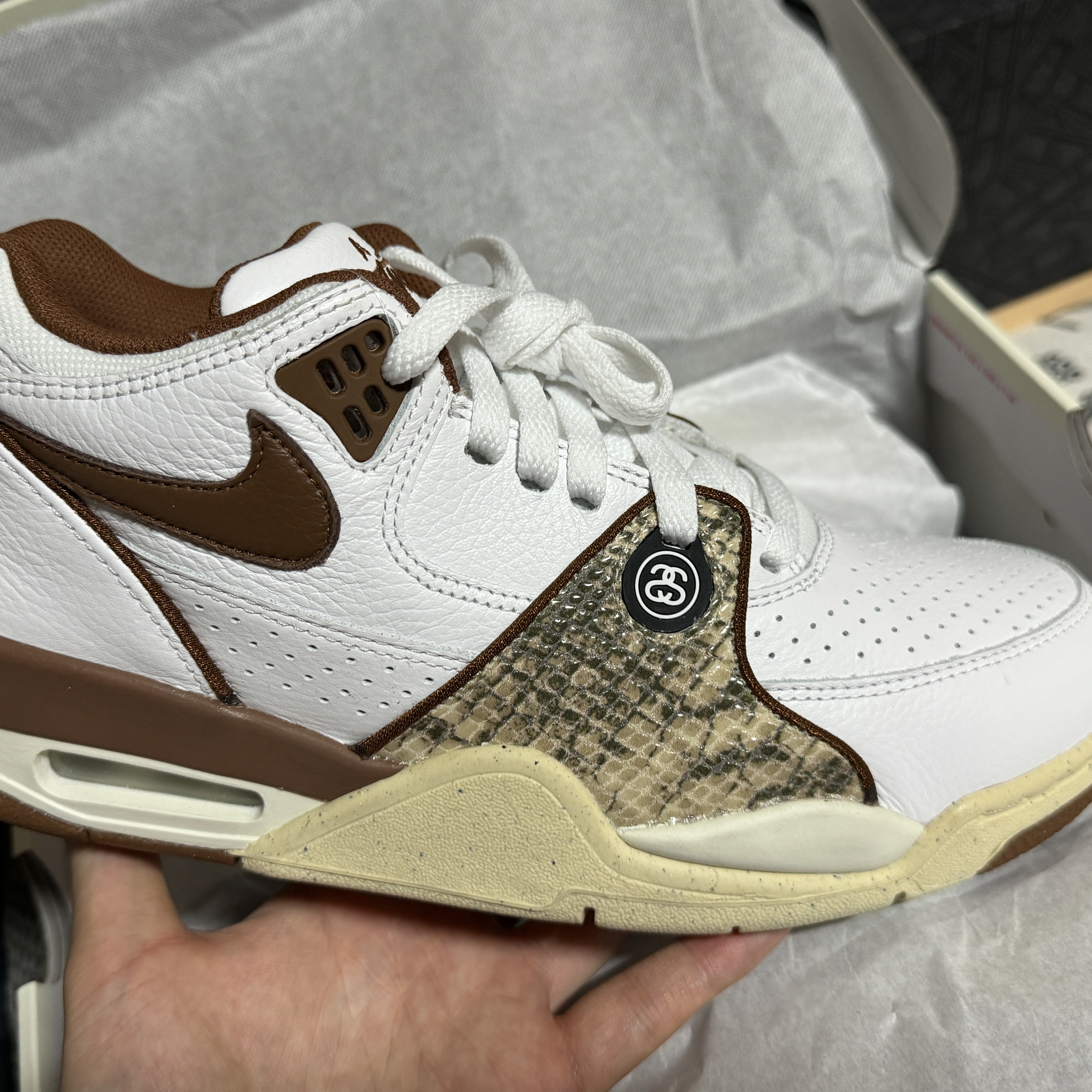 Nike x Stussy Air Flight 89 Low White and Pecan 착용 스타일