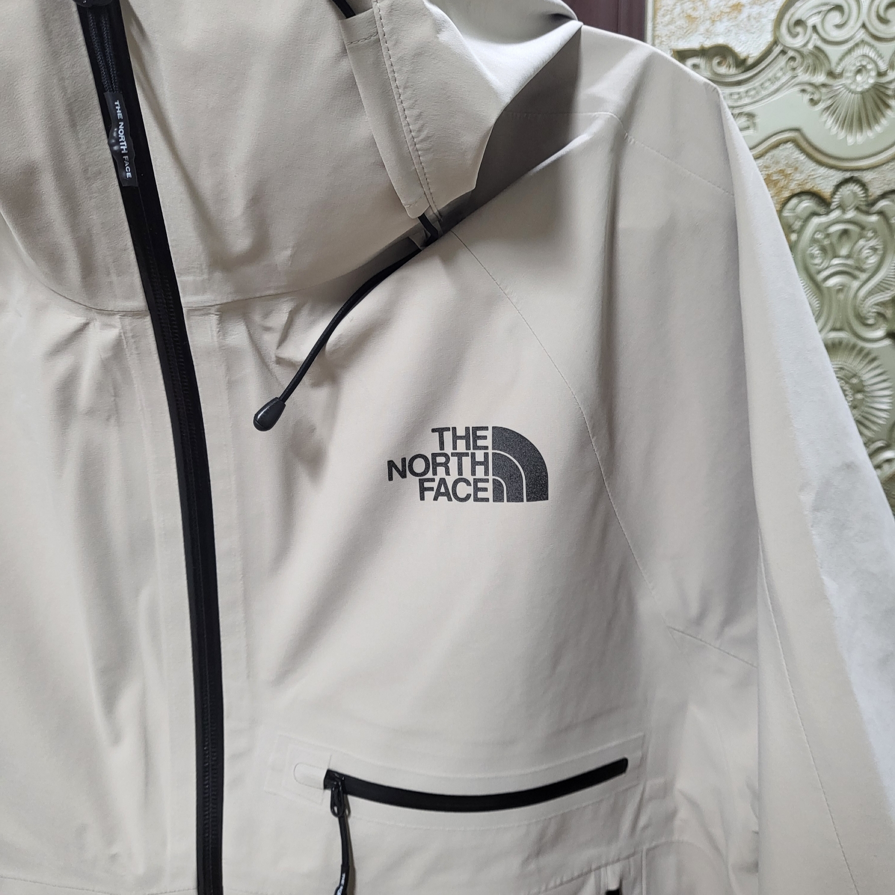 The North Face White Label Slope 3L Jacket Cream Beige, Adidas Yeezy Boost 700 V2 Static 2022 착용 스타일 - 3