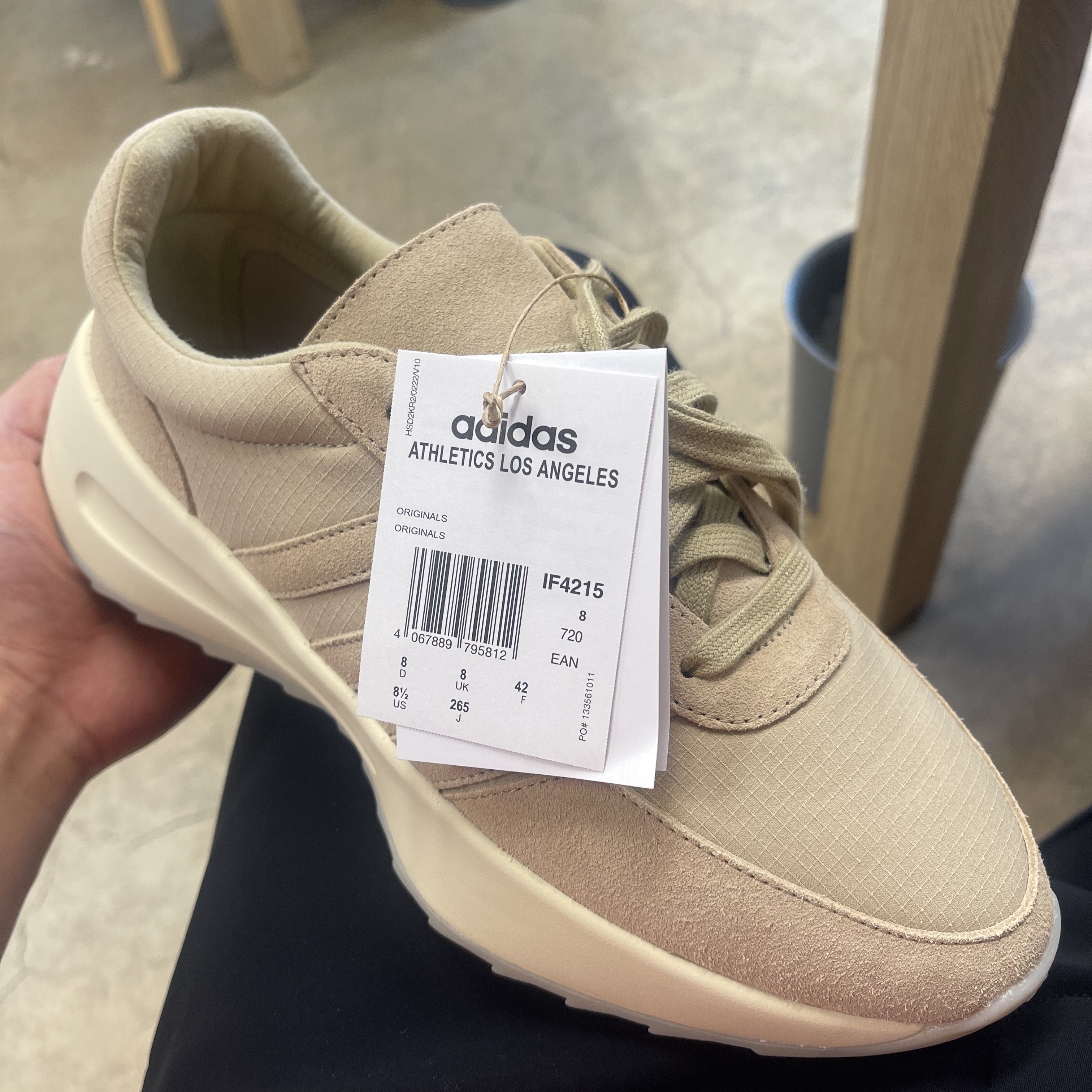 Adidas x Fear of God Athletics Los Angeles Clay 착용 스타일 - 2