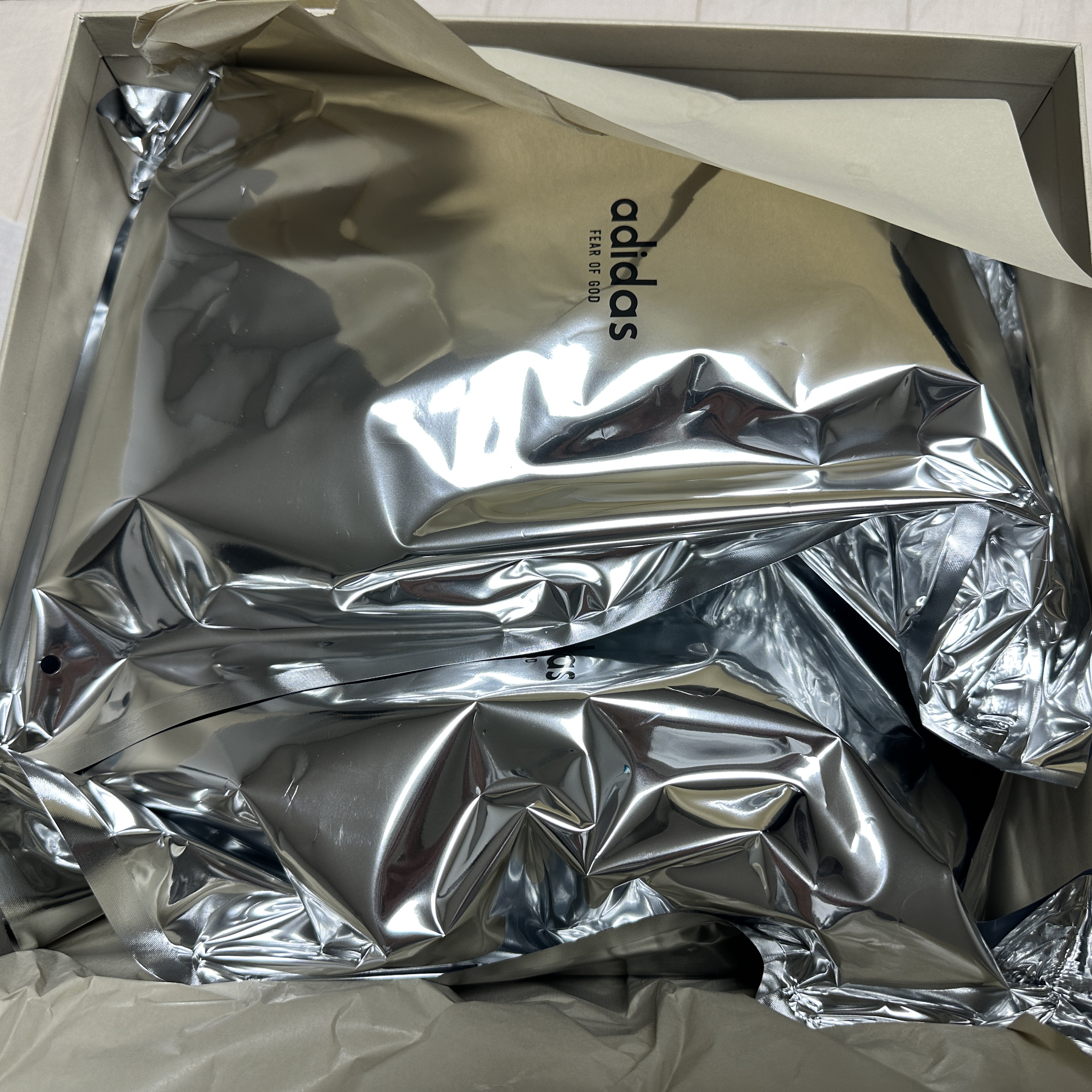 Adidas x Fear of God Athletics I Basketball Clay 착용 스타일 - 2