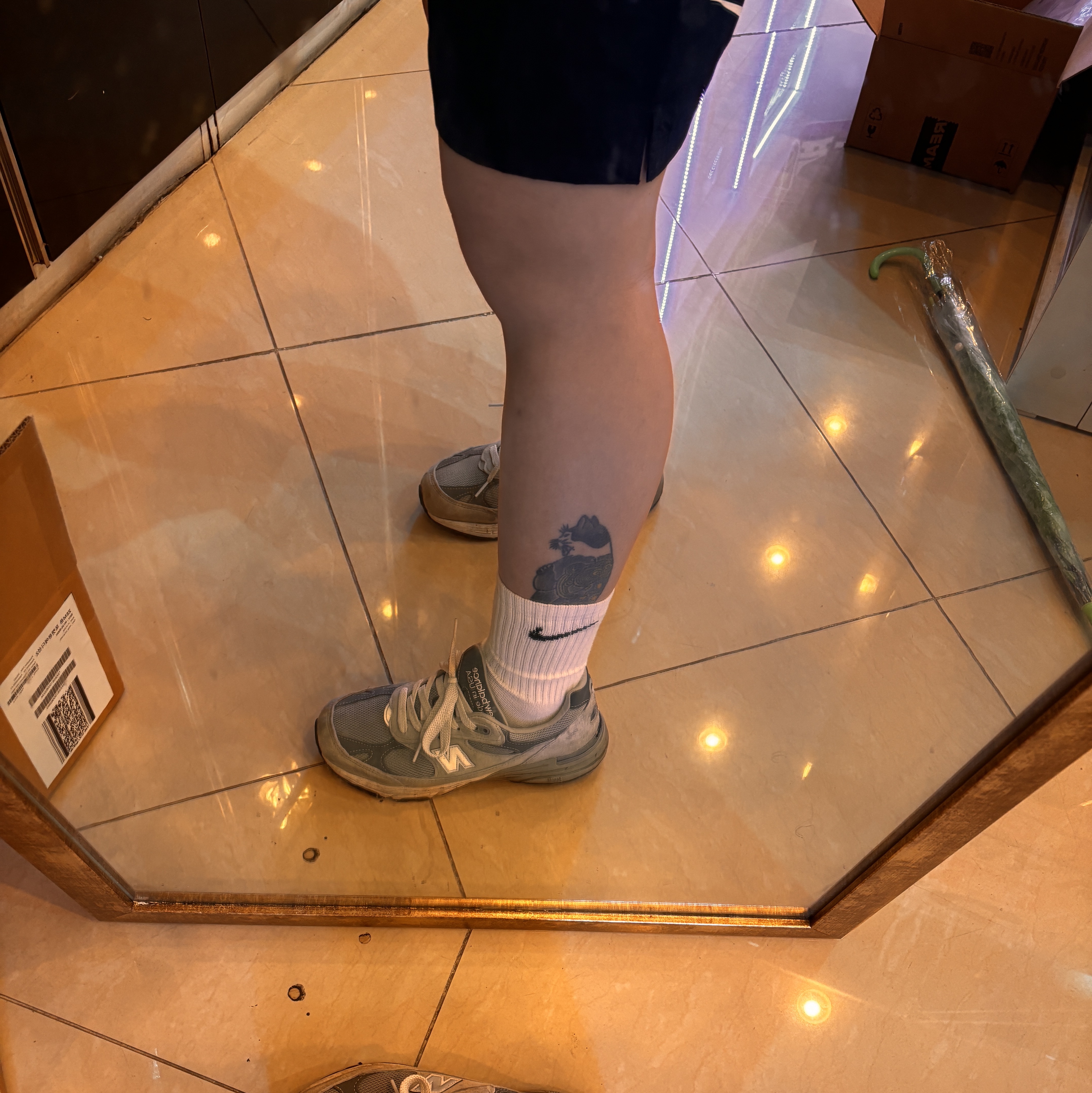 (W) New Balance 993 Made in USA Grey - D Wide, Nike x Stussy Shorts Black (FJ9167-010) 착용 스타일 - 1