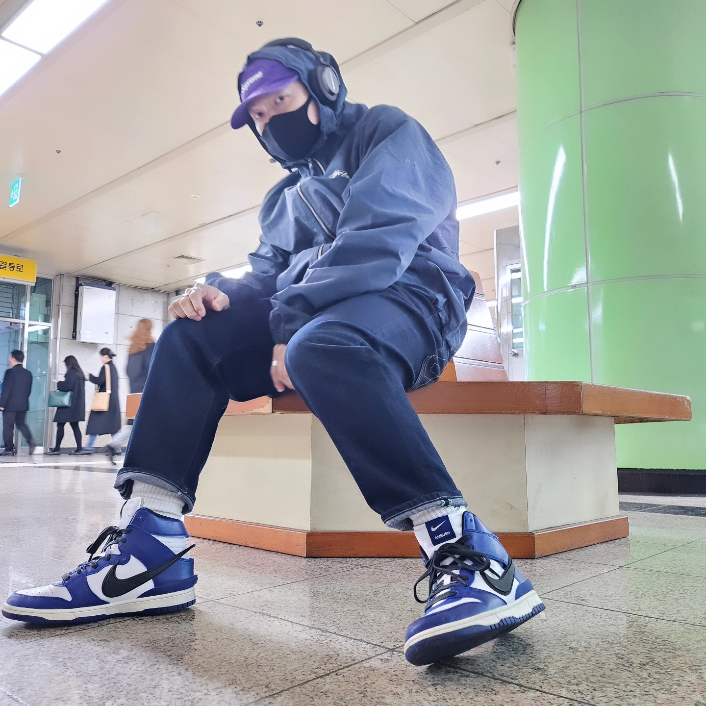 Stussy Wave Dye Beach Shell Jacket Navy, Supreme Webbing Keychain Red - 23SS 착용 스타일 - 6
