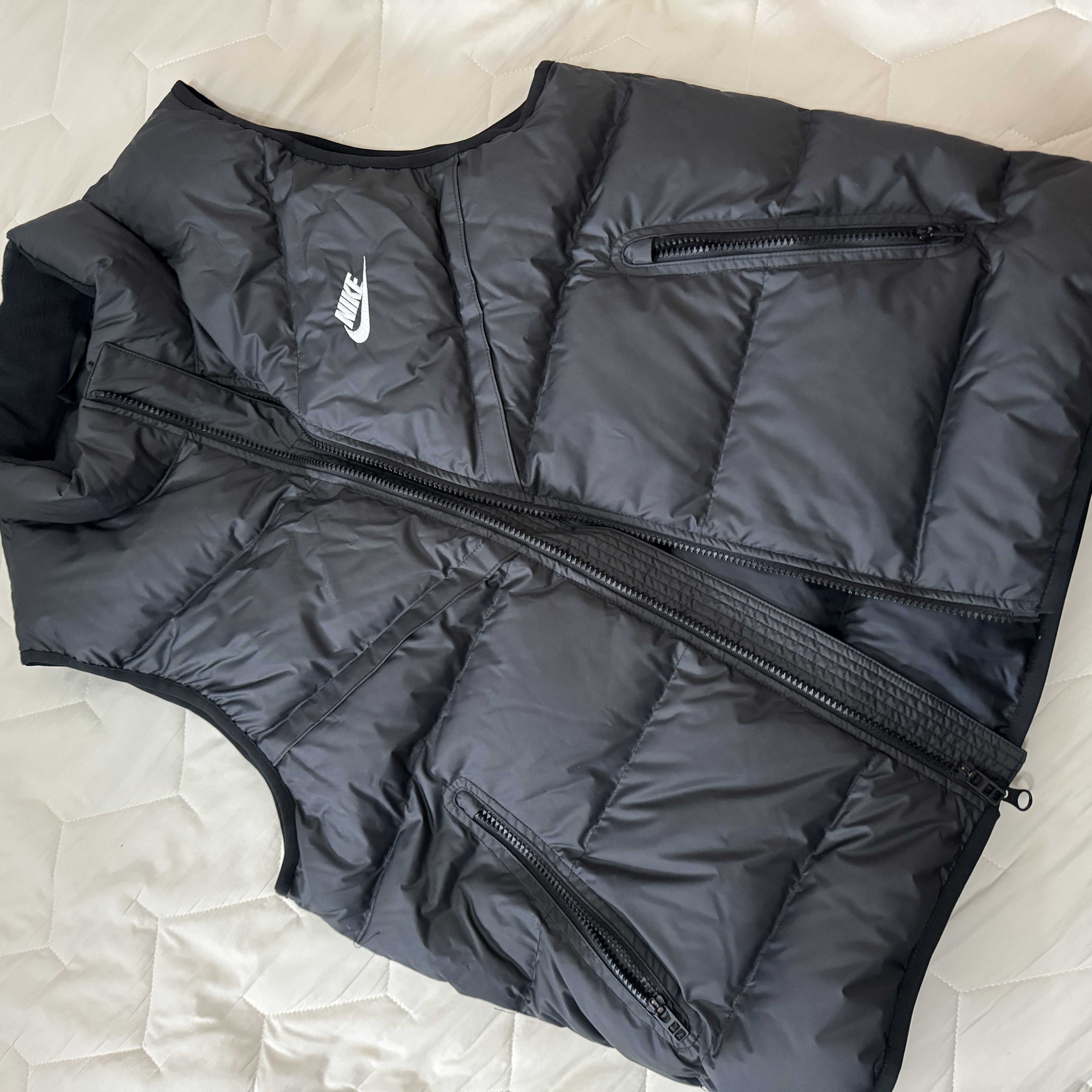 Nike NSW Storm-Fit Windrunner Down Vest Black 착용 스타일