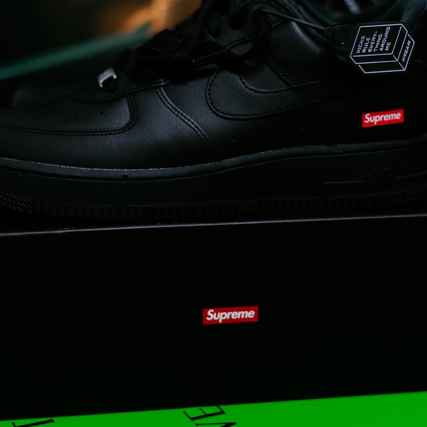 Nike x Supreme Air Force 1 Low Black 착용 스타일
