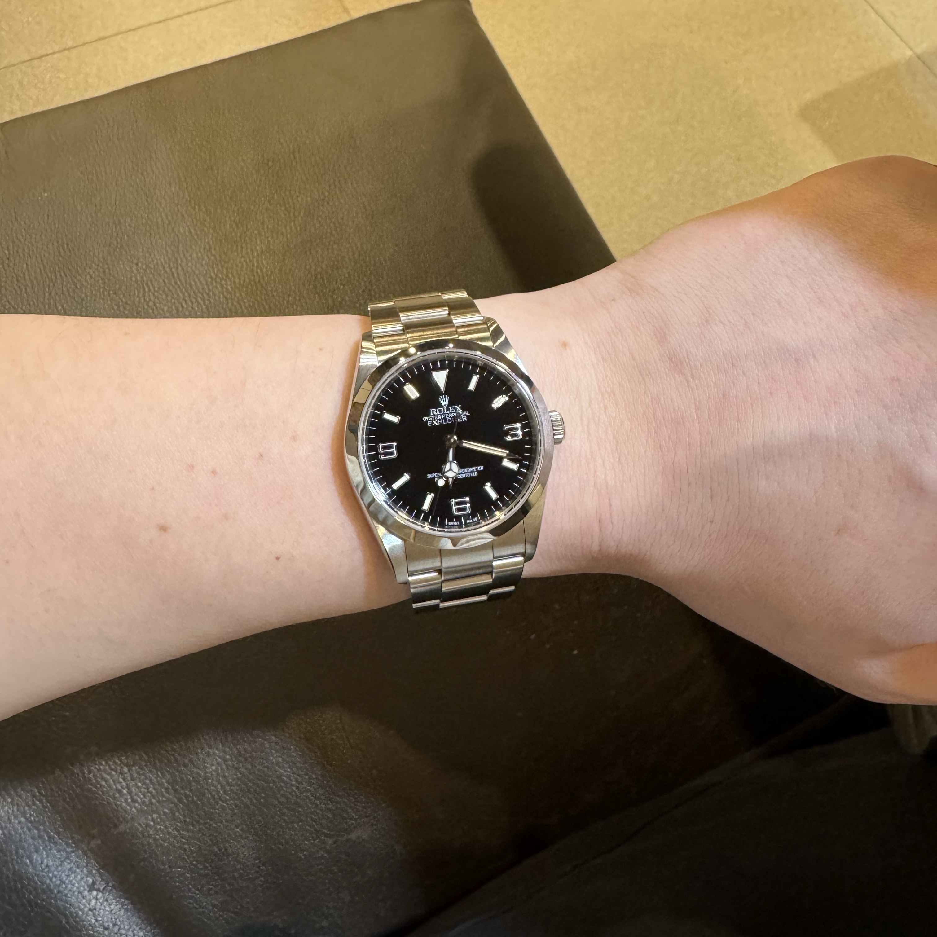 Rolex Explorer 36mm 124270 Black Oyster 착용 스타일