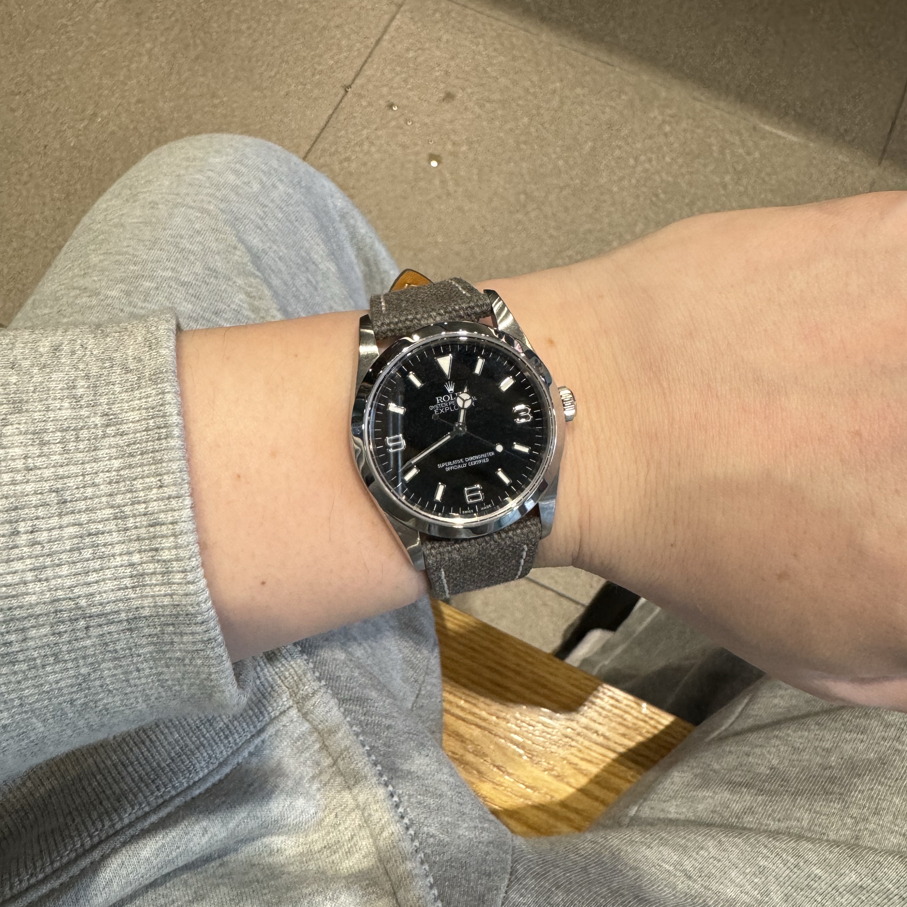 Rolex Explorer 36mm 124270 Black Oyster 착용 스타일