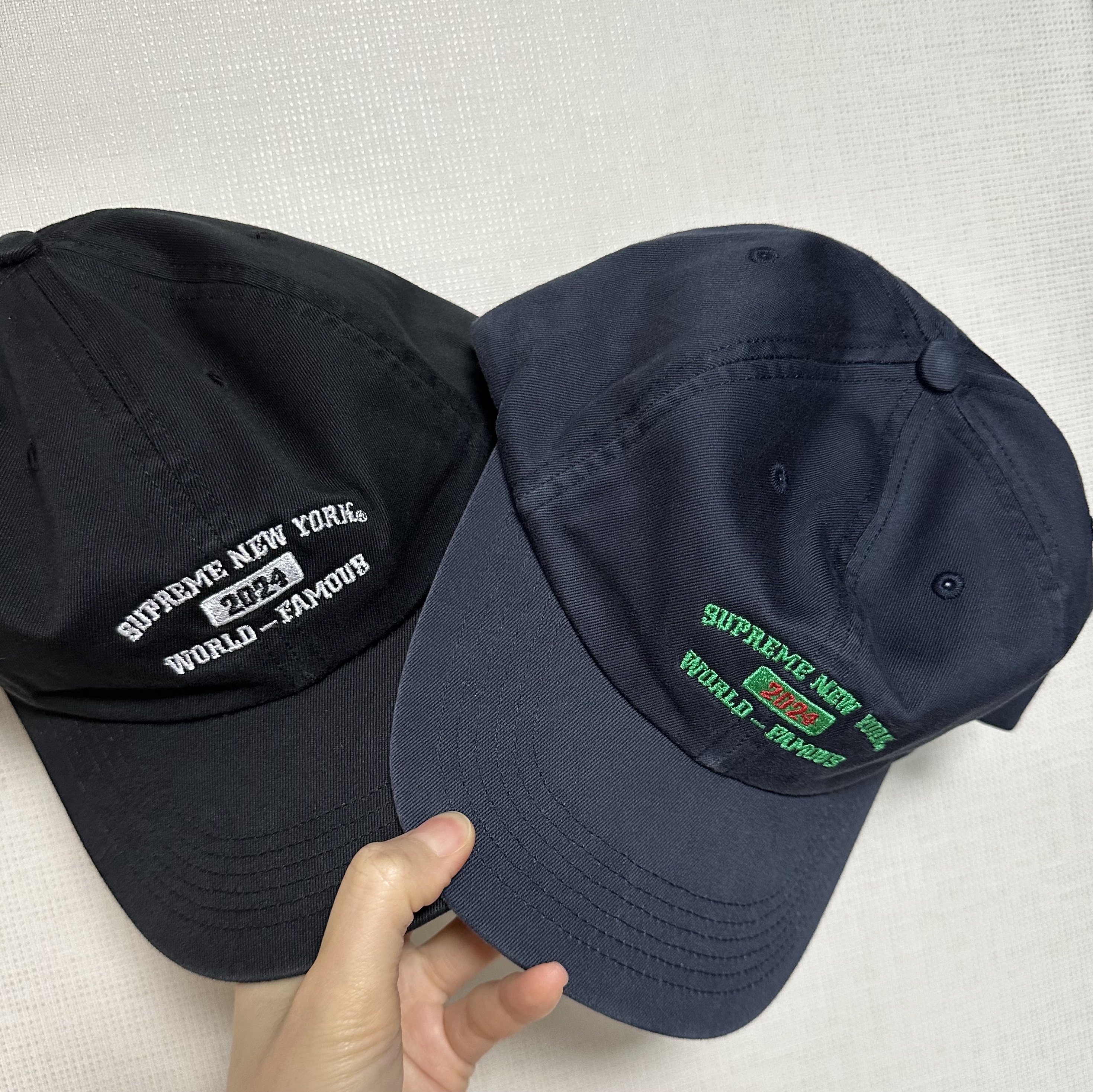 Supreme New York Arc 6-Panel Navy - 24SS, Supreme New York Arc 6-Panel Black - 24SS 착용 스타일 - 1